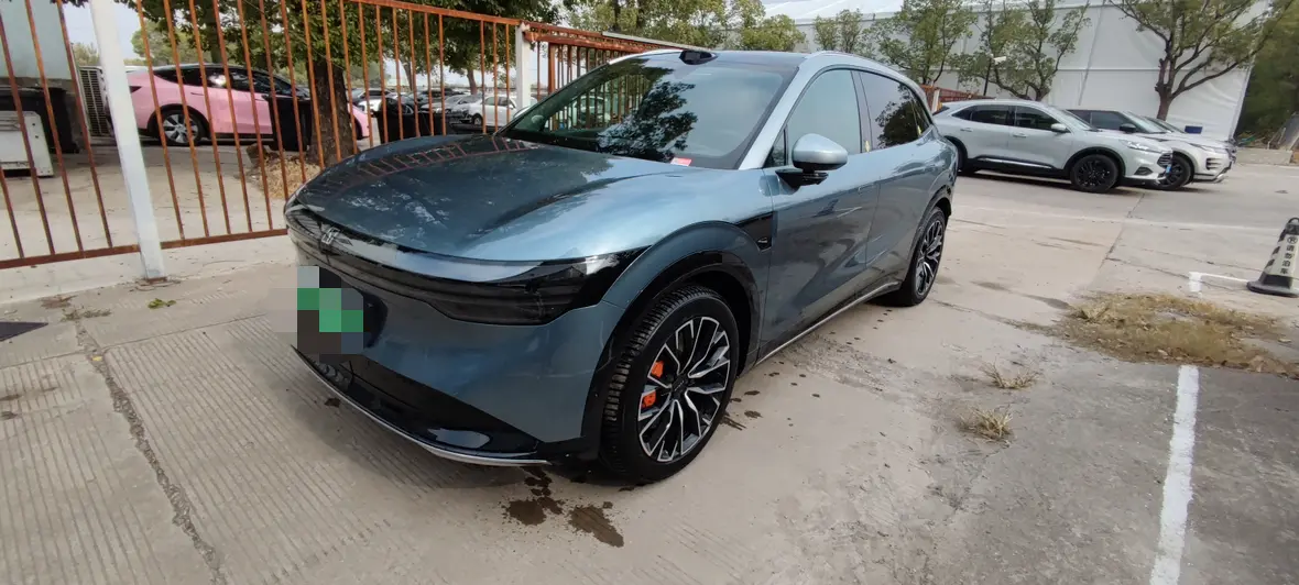 ZEEKR 7X  из Китая