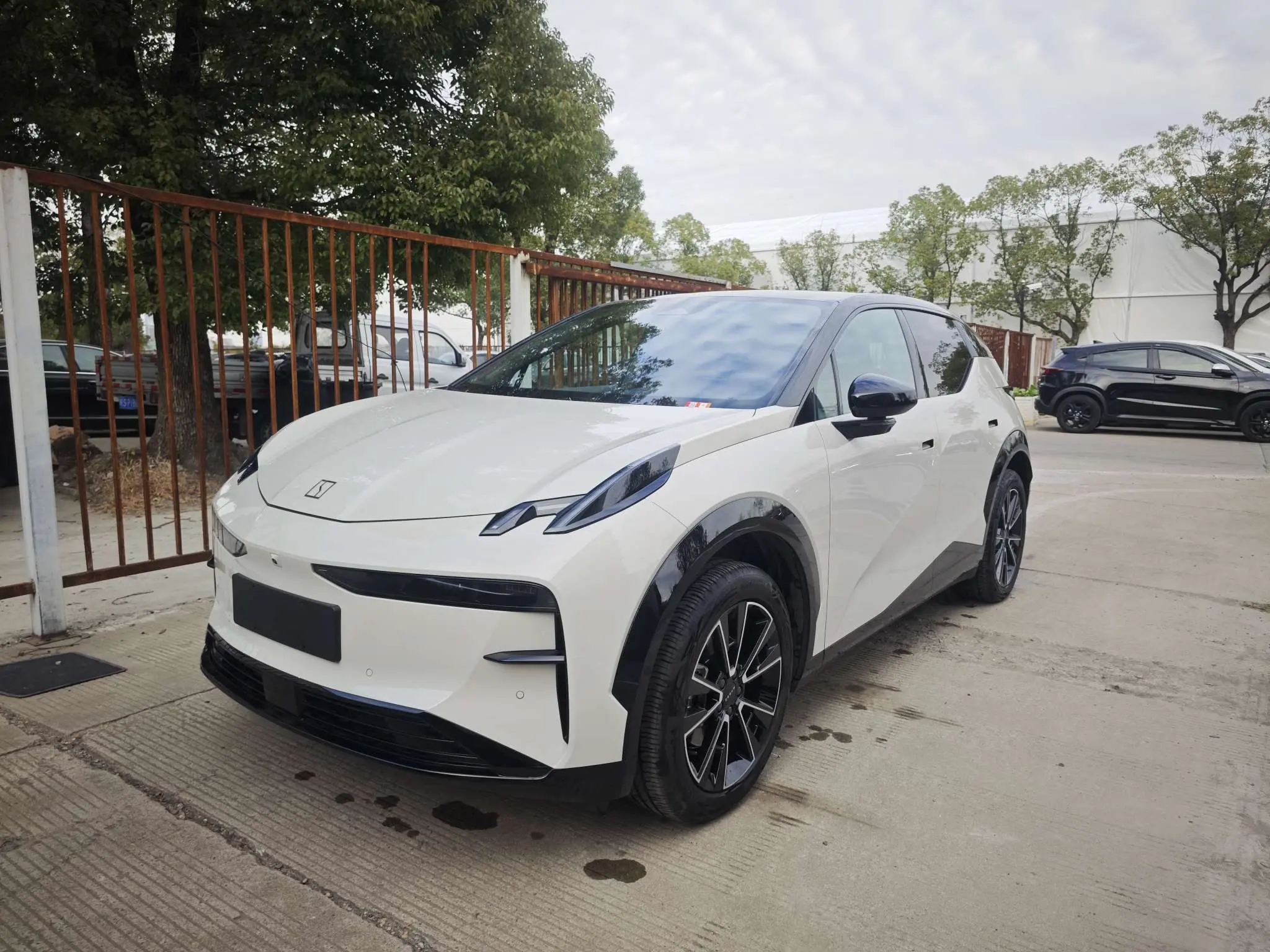 ZEEKR X  из Китая