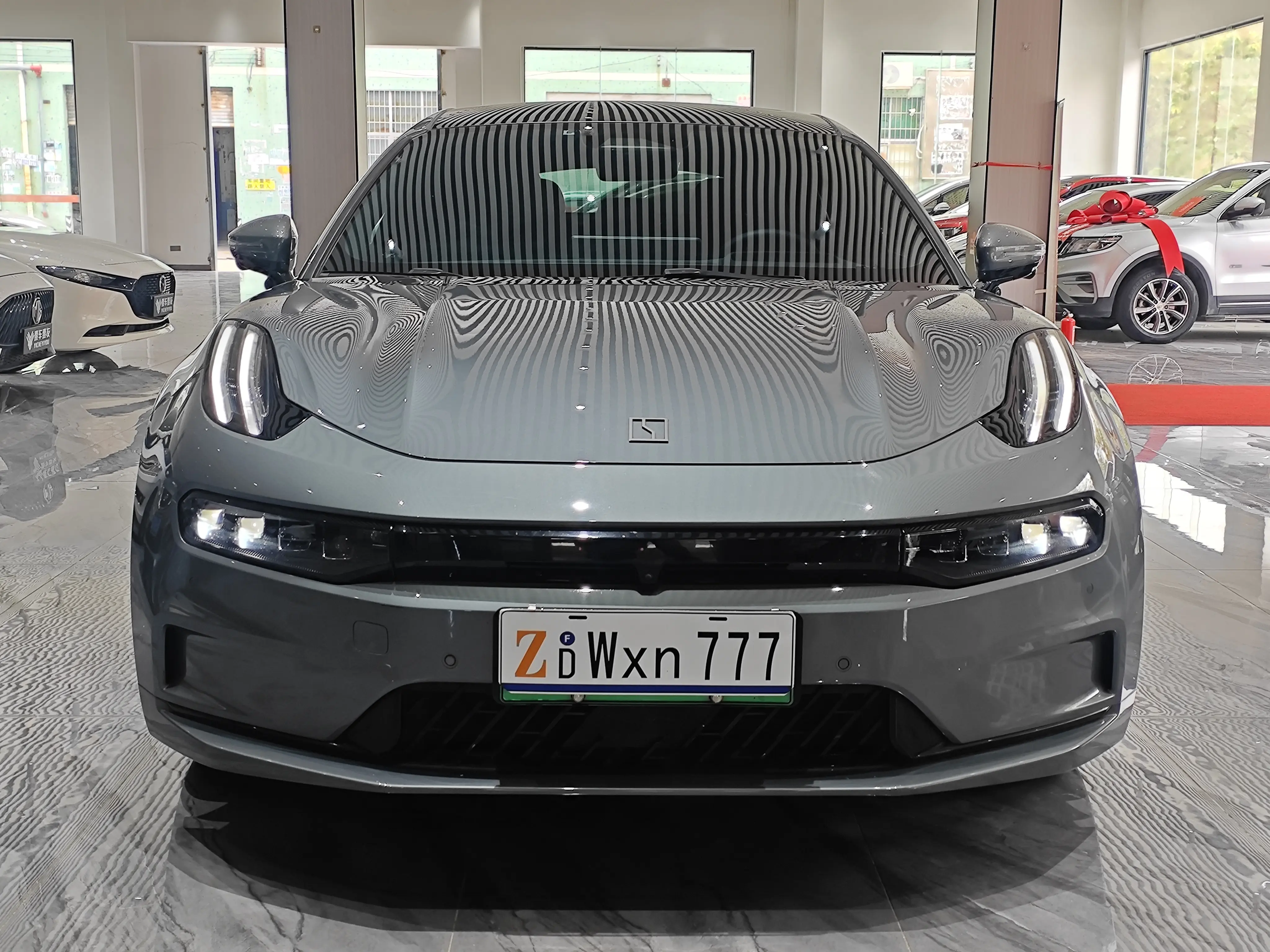 ZEEKR 001  из Китая