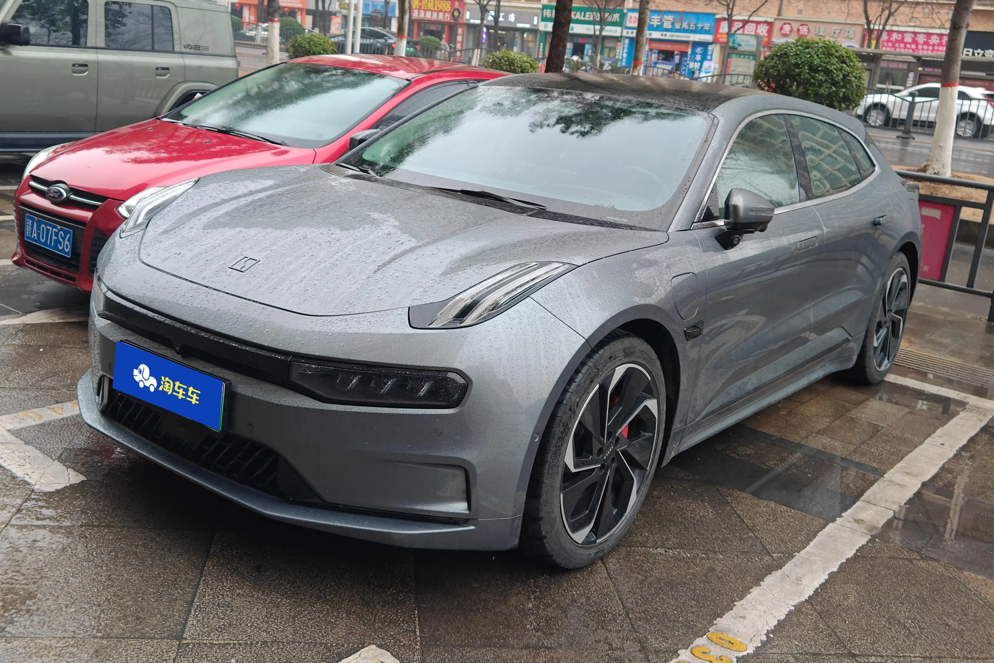 ZEEKR 001  из Китая