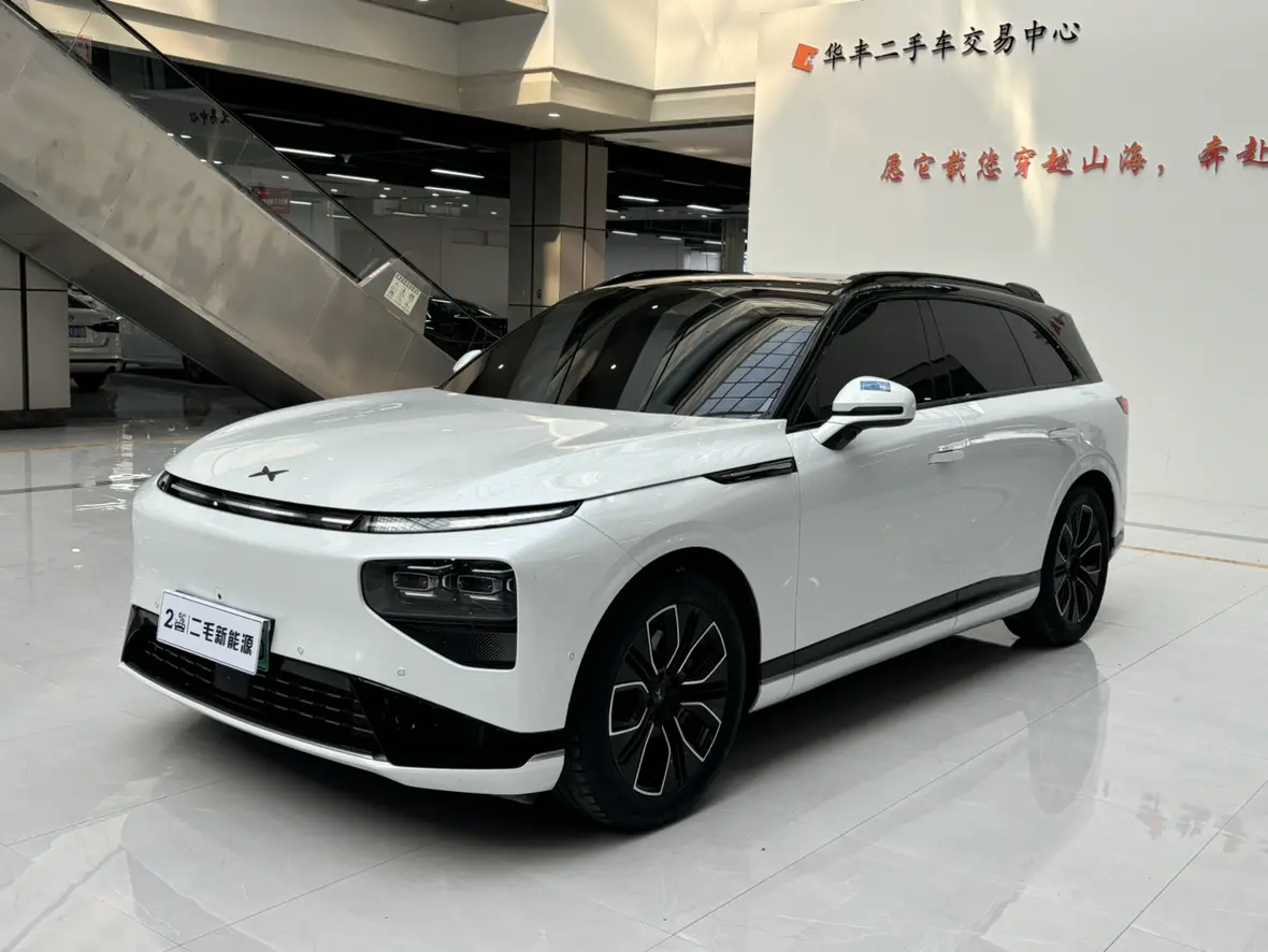 Xpeng G9  из Китая