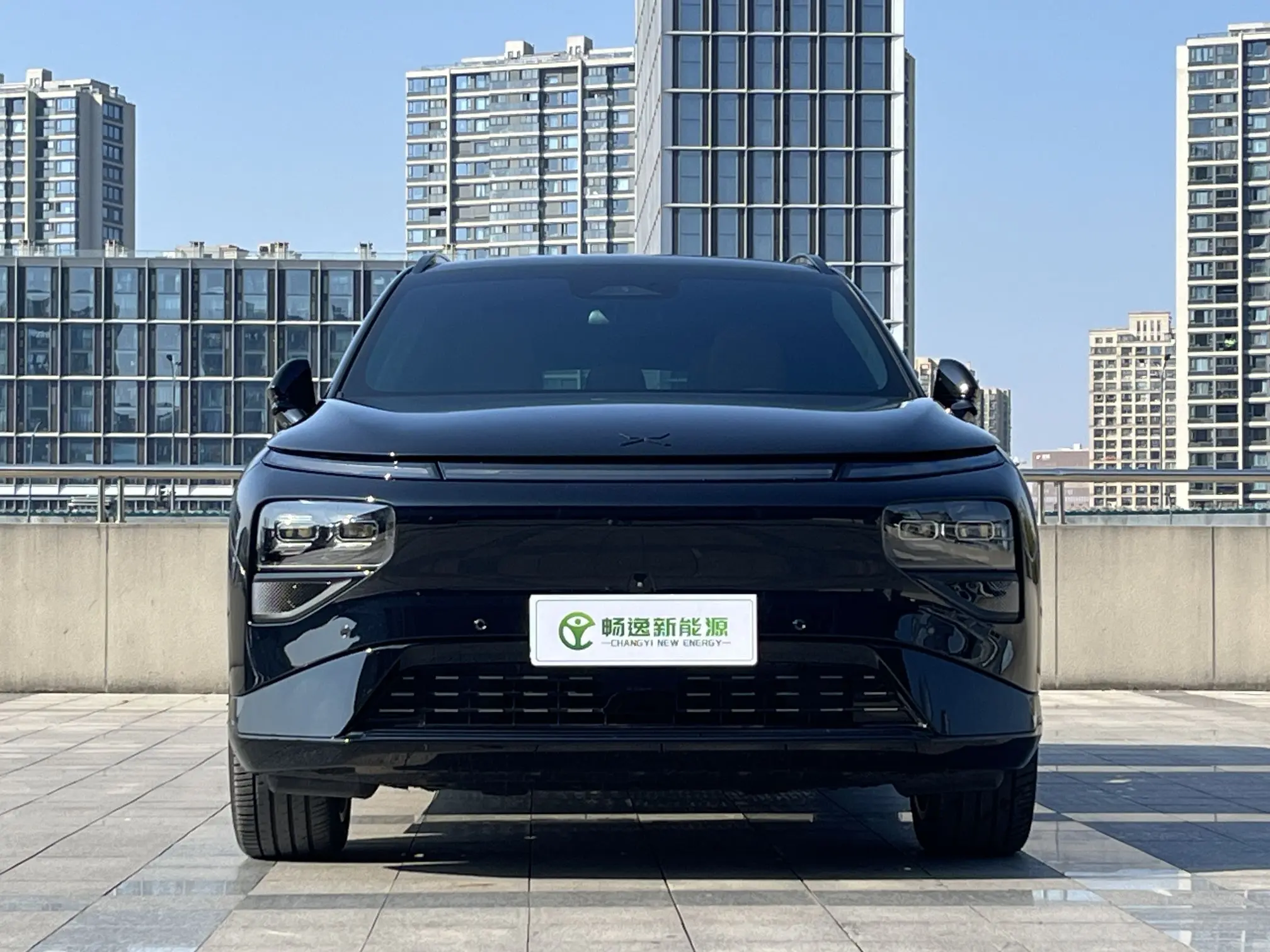 Xpeng G9  из Китая