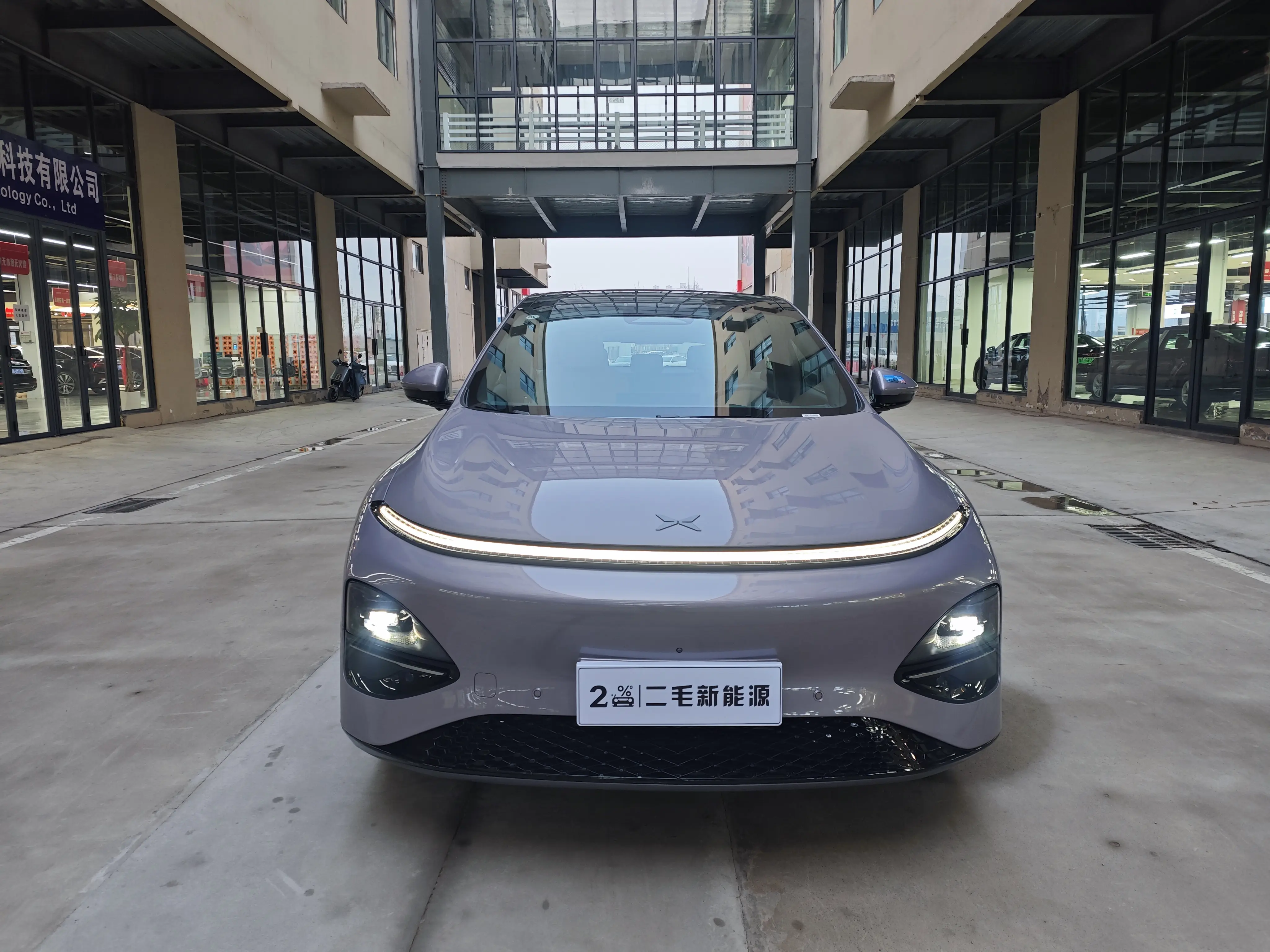 Xpeng G6  из Китая