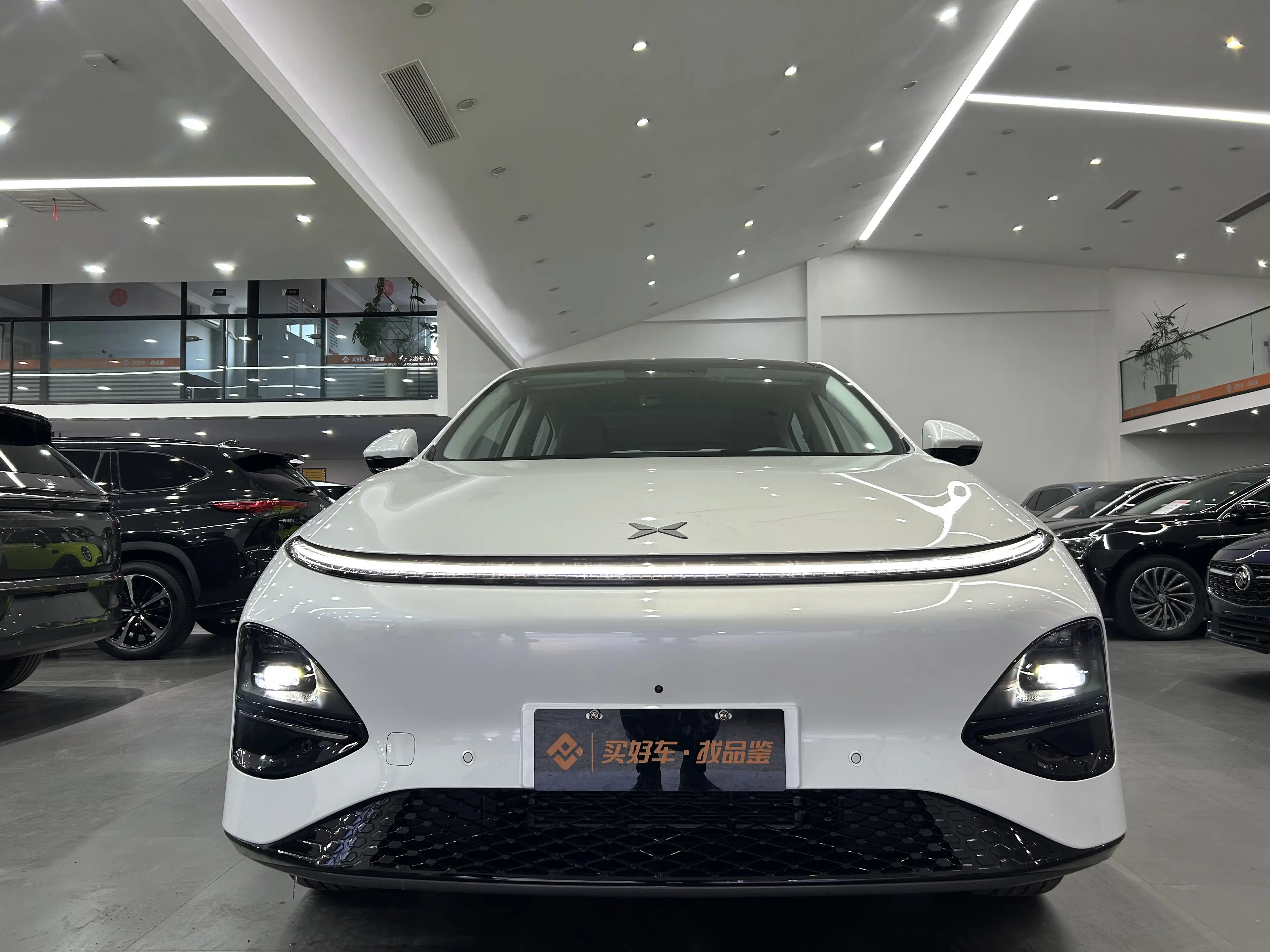 Xpeng G6  из Китая