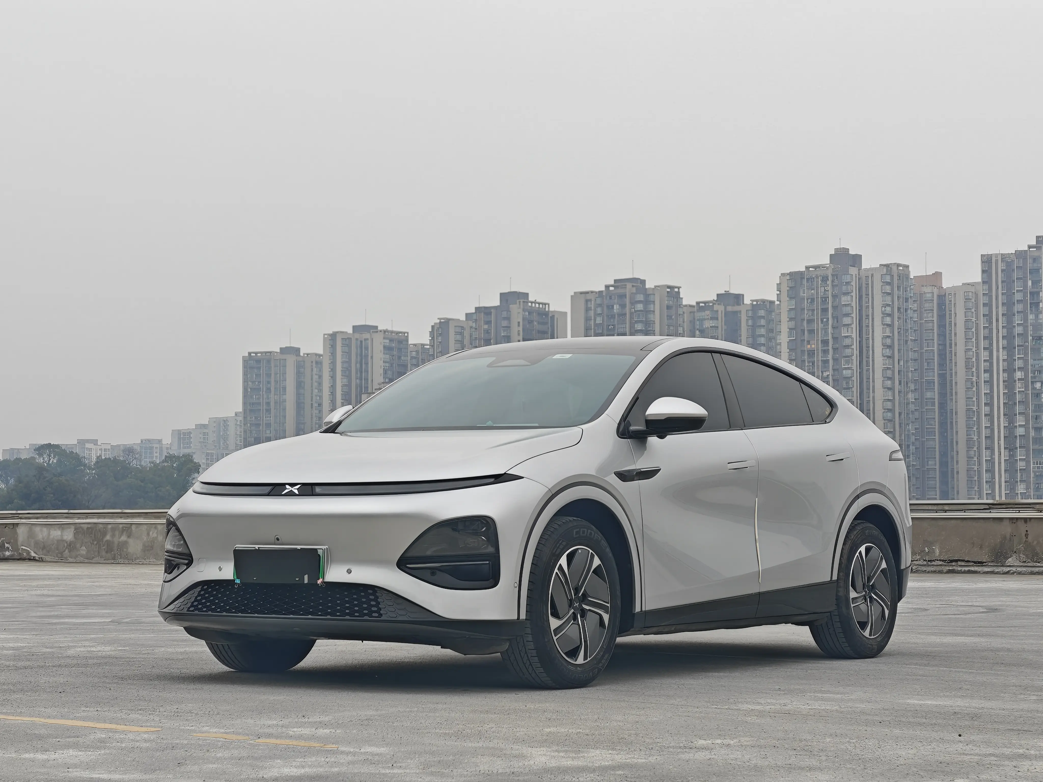 Xpeng G6  из Китая