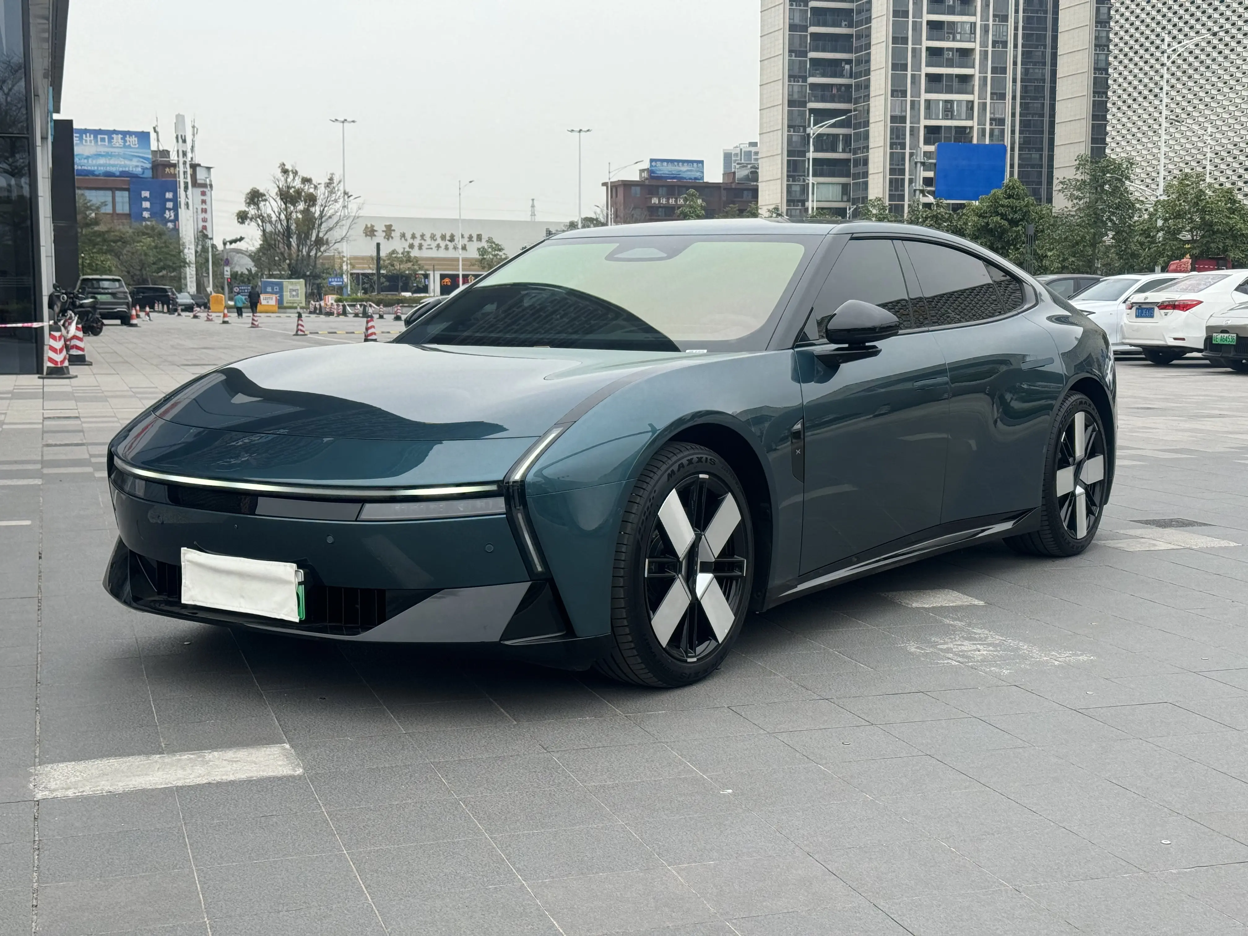 Xpeng P7  из Китая