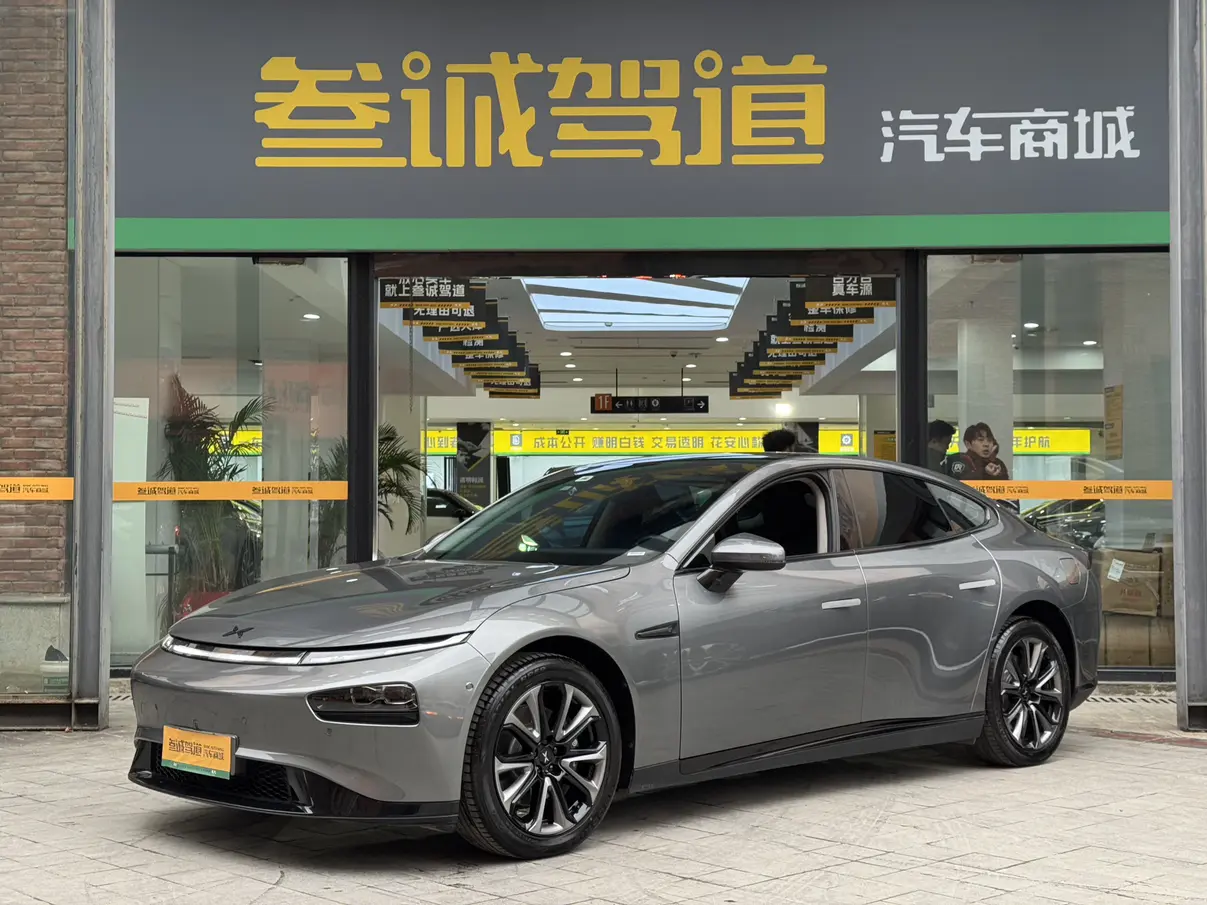 Xpeng P7  из Китая