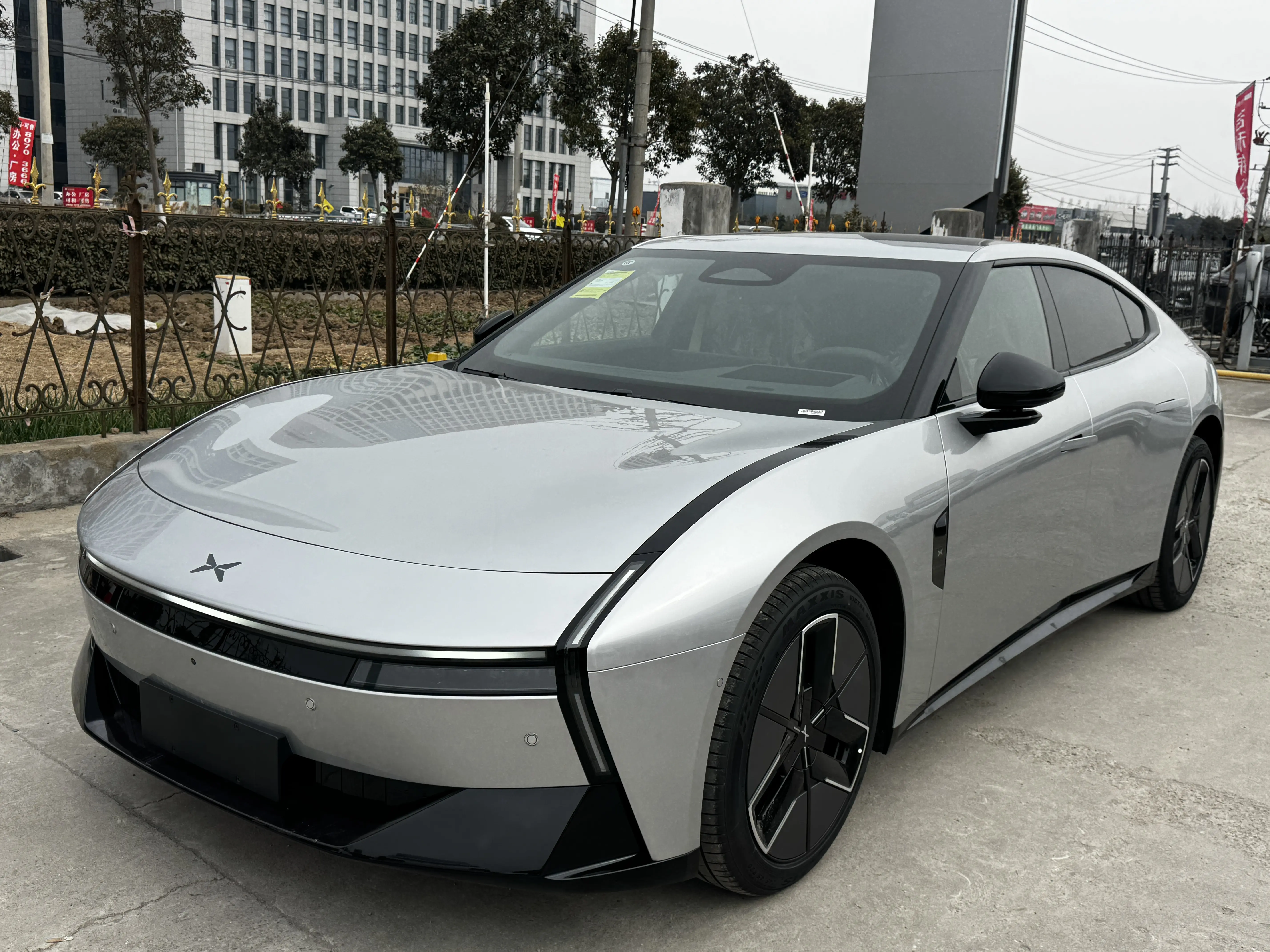 Xpeng P7  из Китая