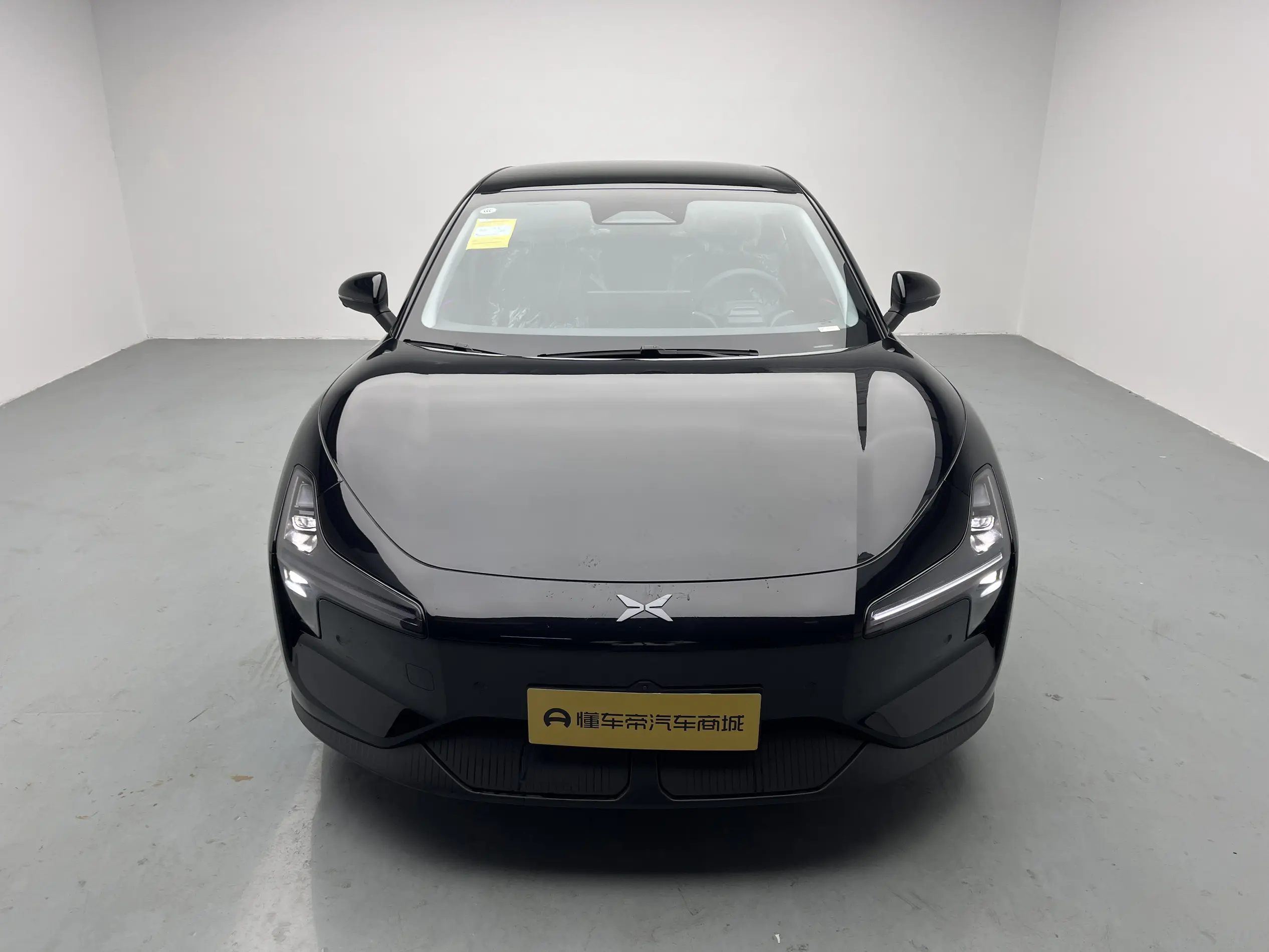 Xpeng Xiaopeng MONA M03  из Китая