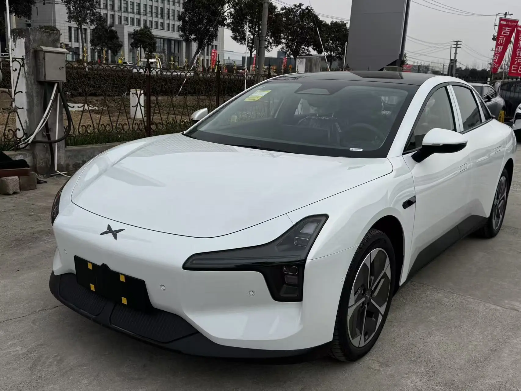 Xpeng Xiaopeng MONA M03  из Китая