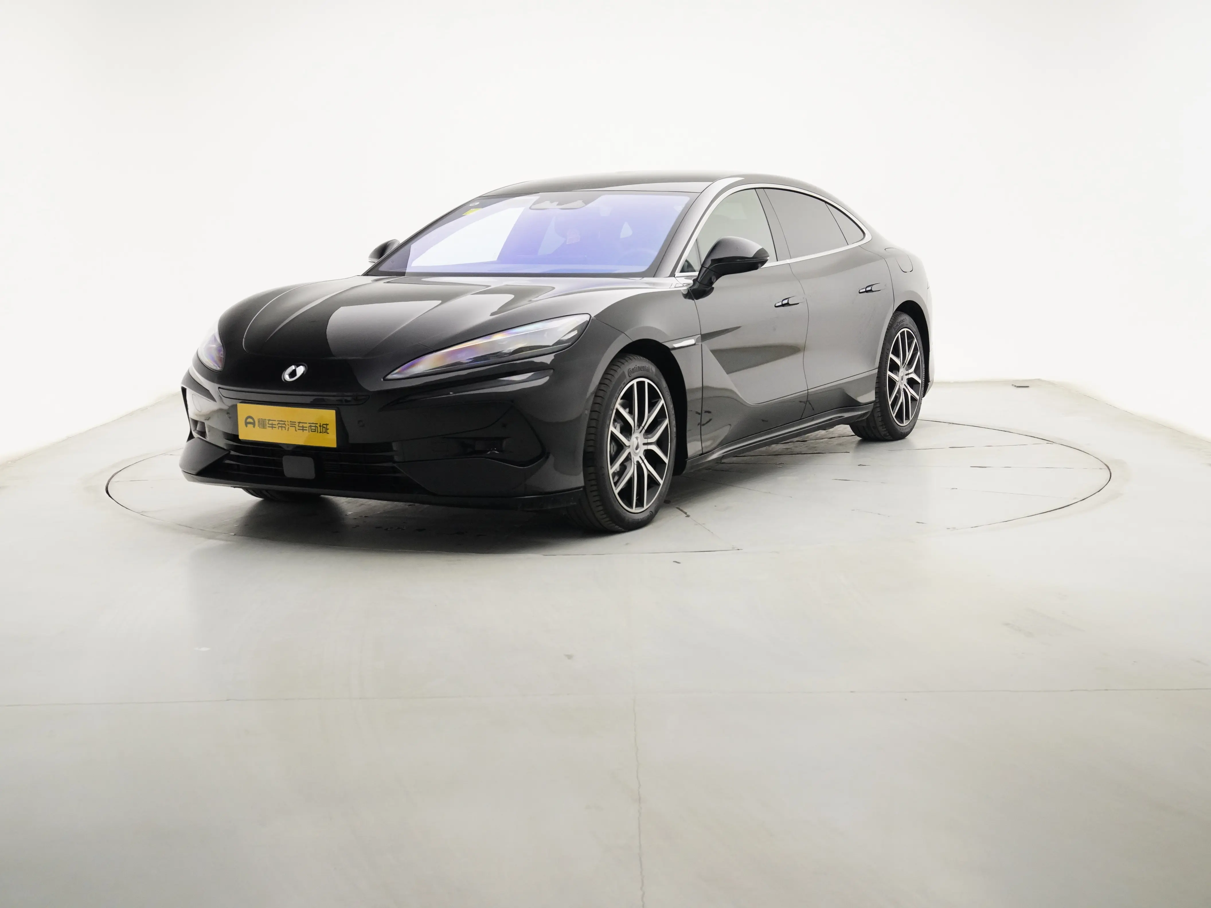 Denza Tengzhong Z9 DM  из Китая