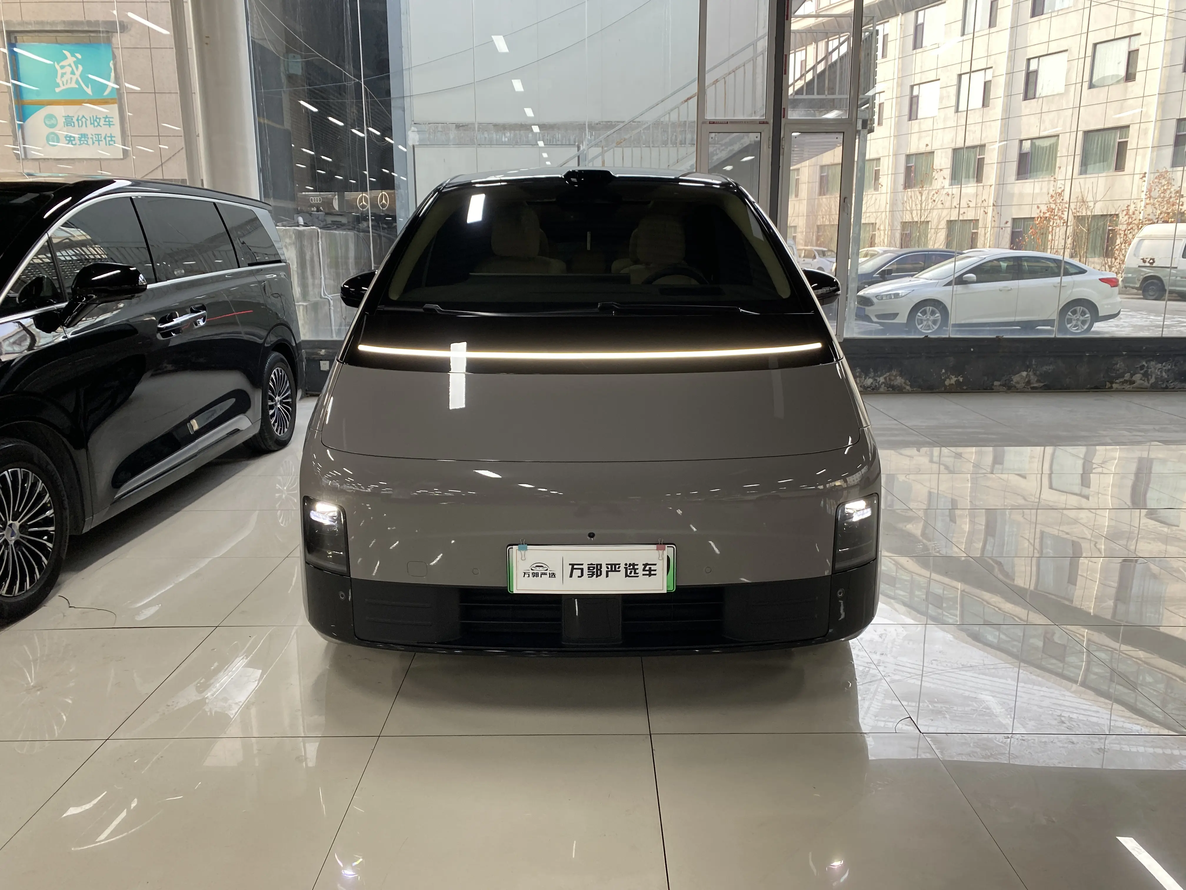 Li MEGA (Ideal MEGA)  из Китая