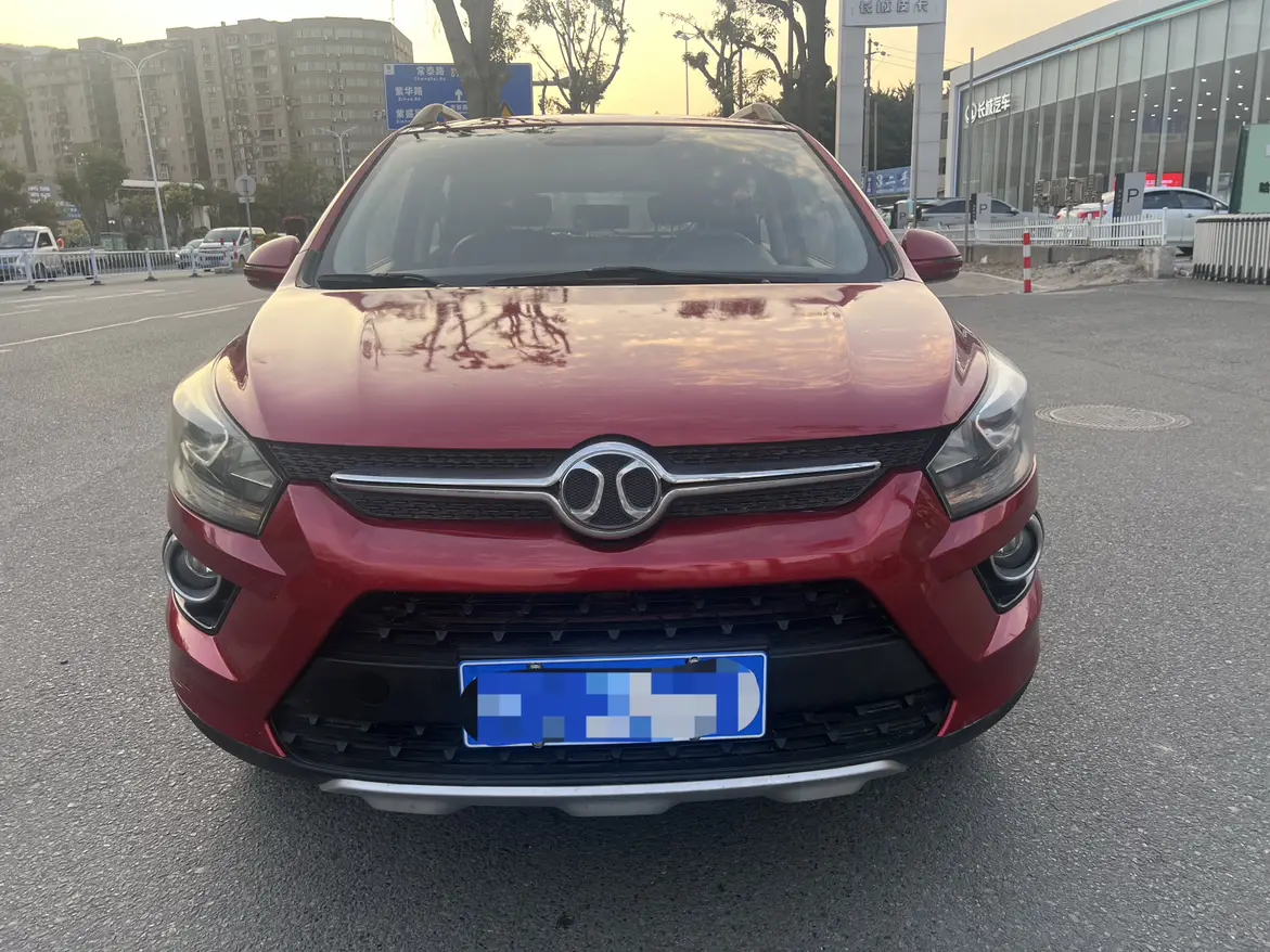 BAIC Shenbao X25  из Китая
