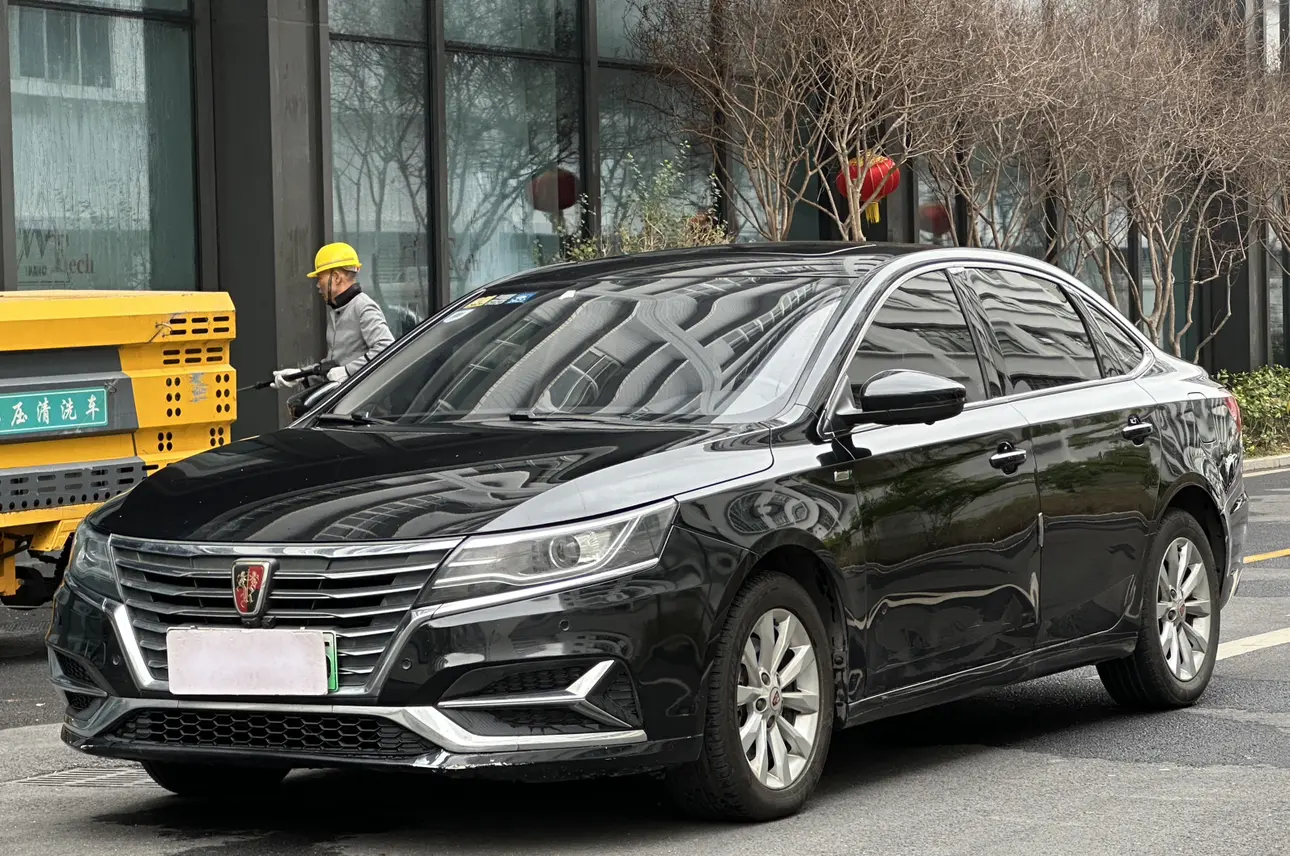 Roewe ei6  из Китая