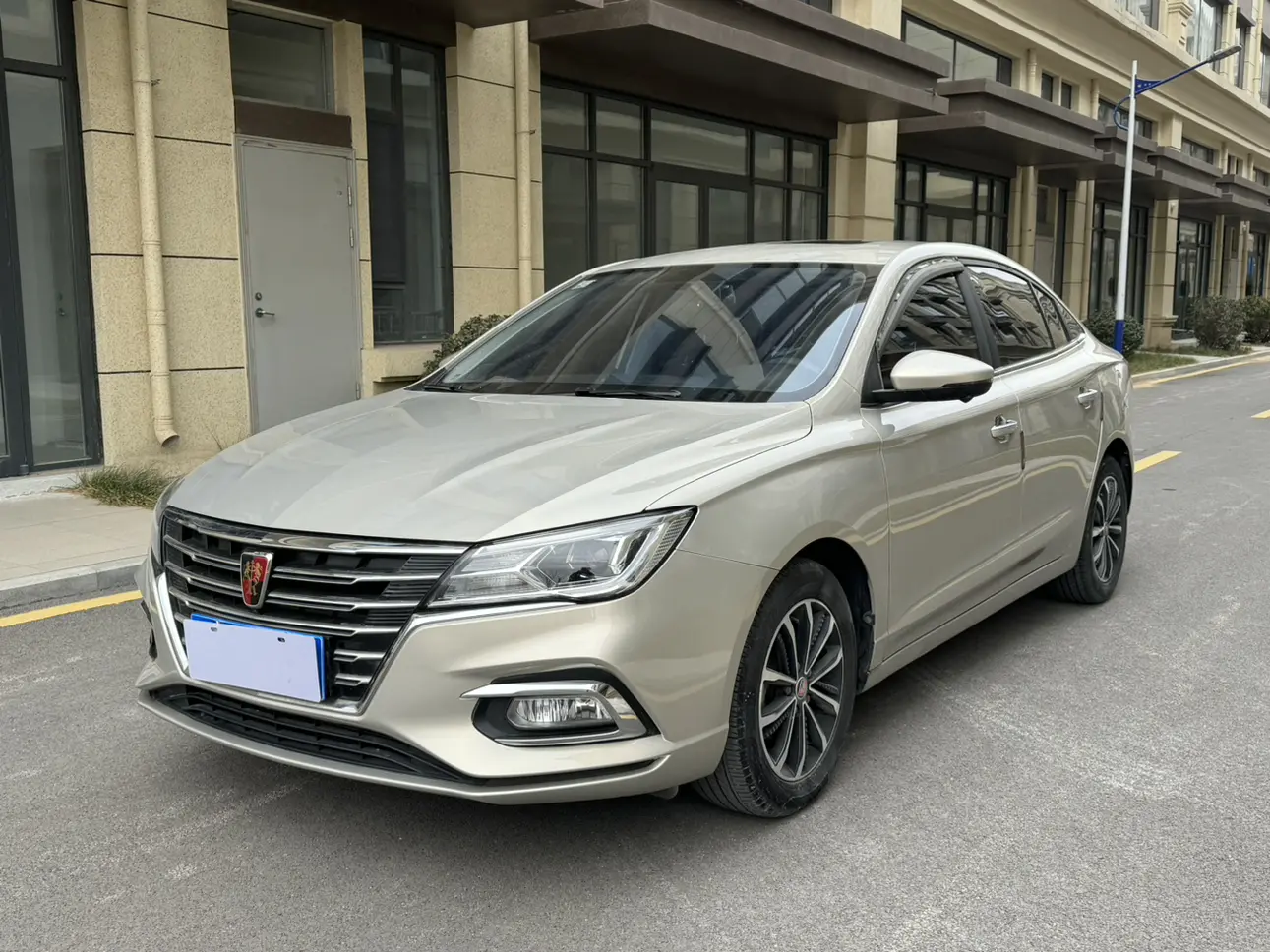 Roewe i5  из Китая