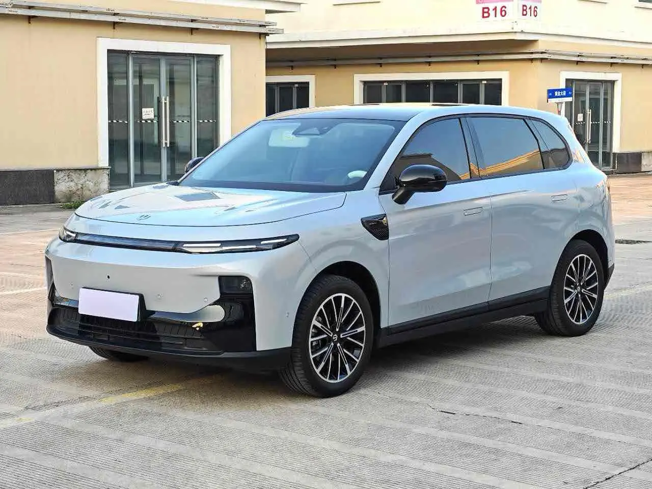 Leapmotor B10  из Китая