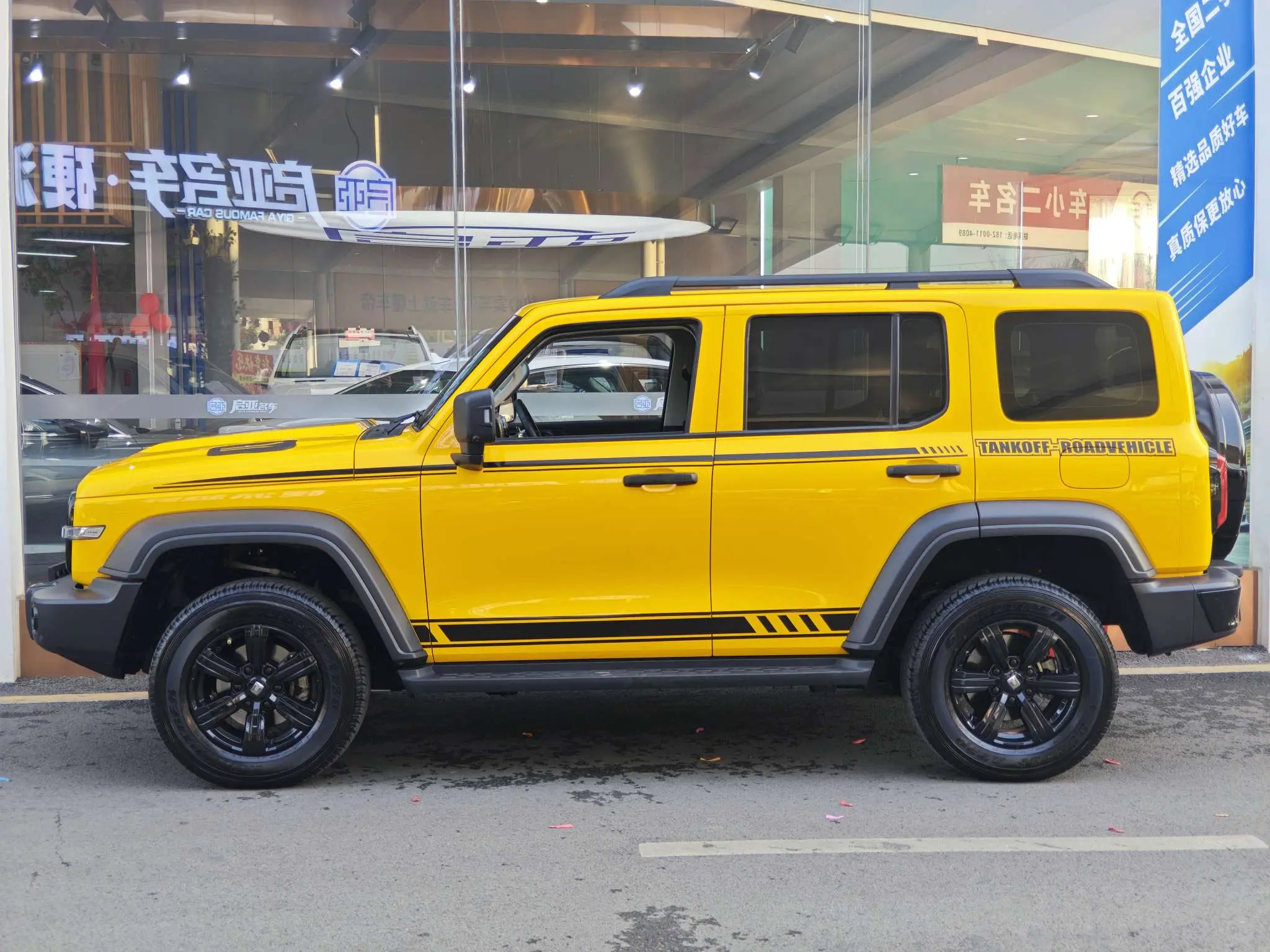 Tank 300  из Китая