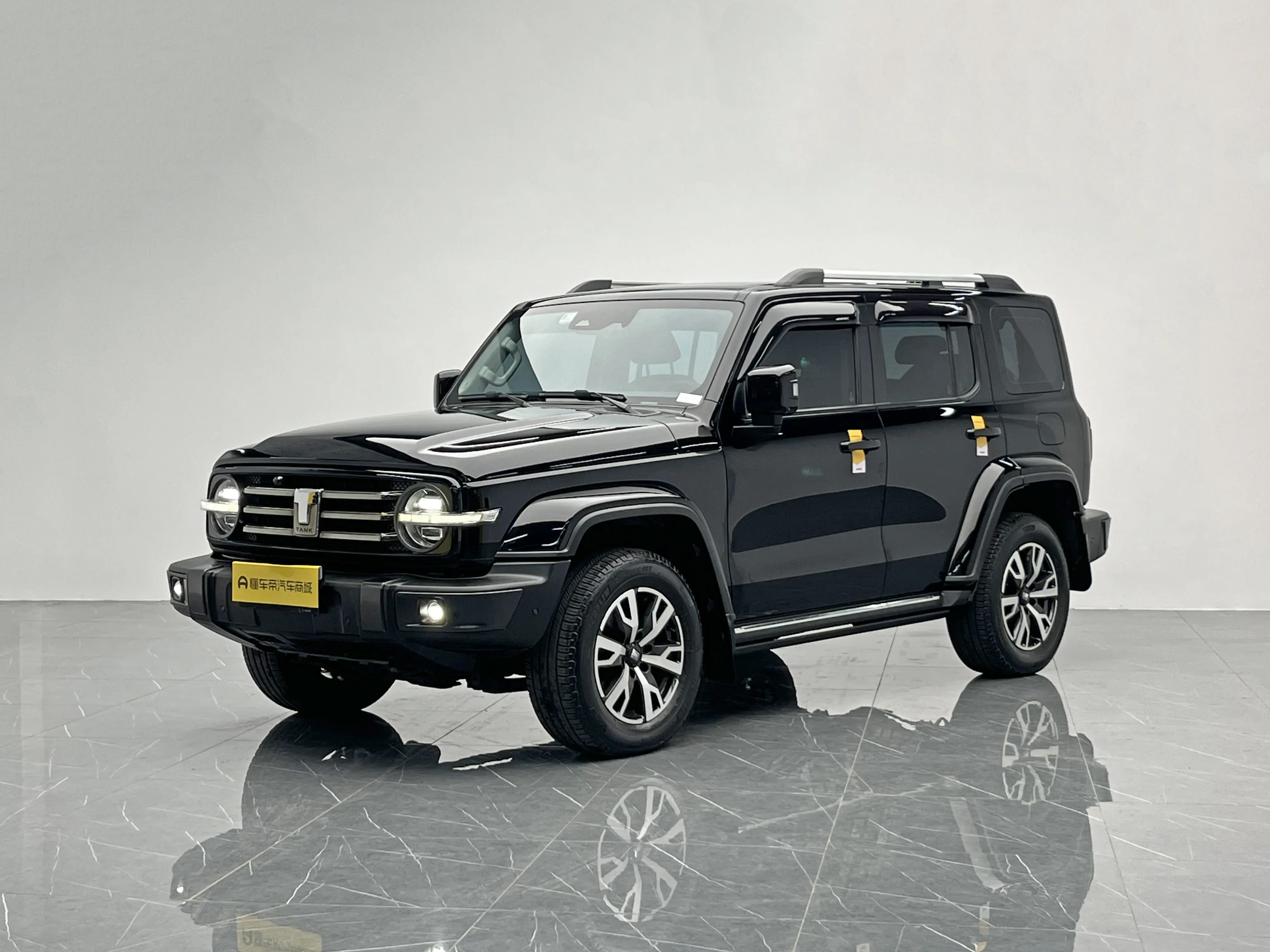 Tank 300  из Китая