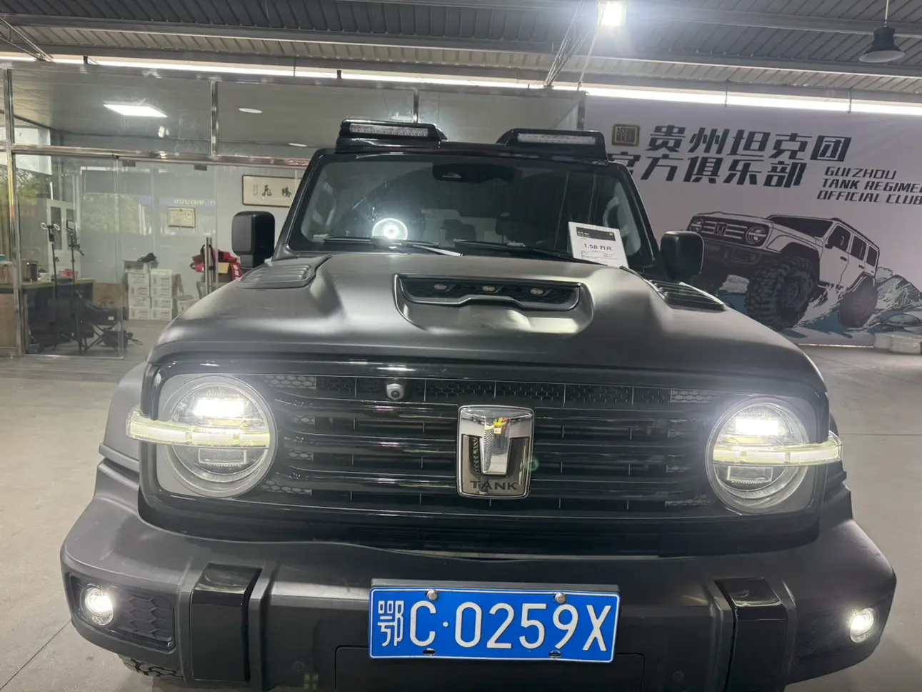 Tank 300  из Китая