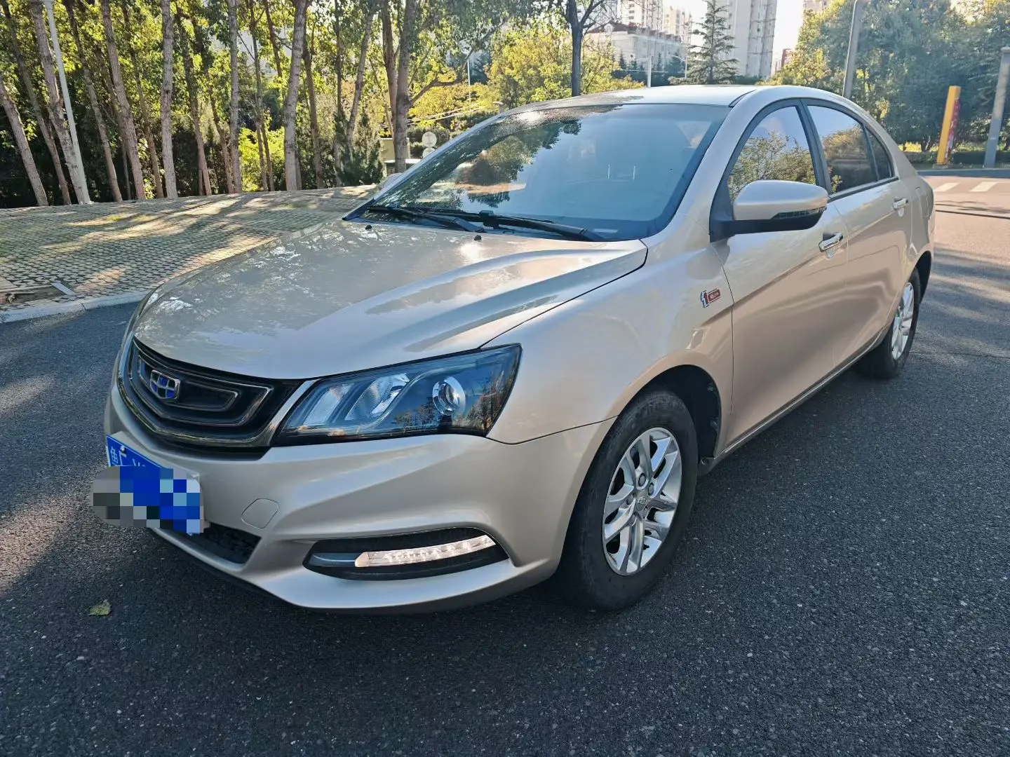 Geely Emgrand  из Китая