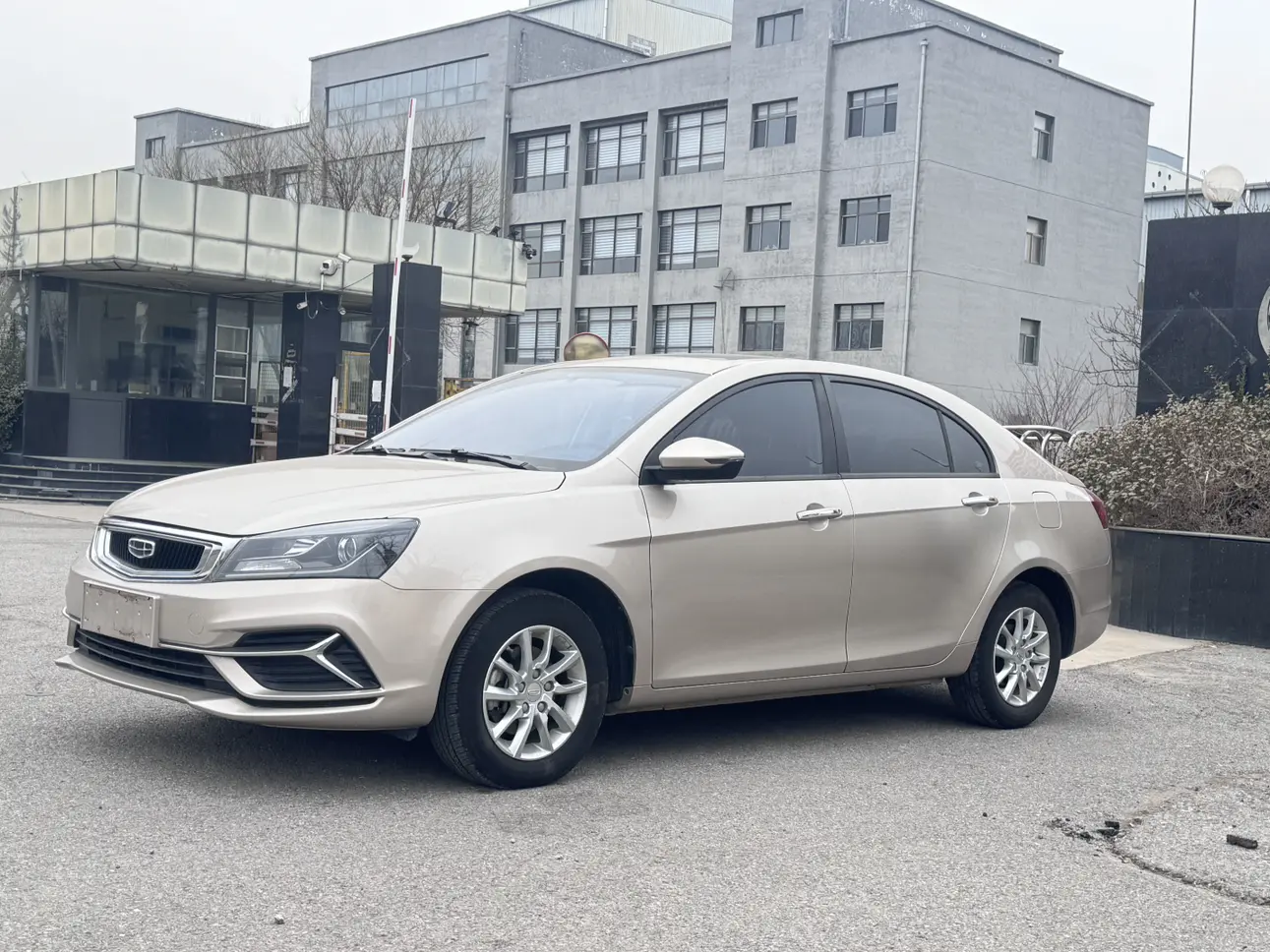 Geely Emgrand  из Китая