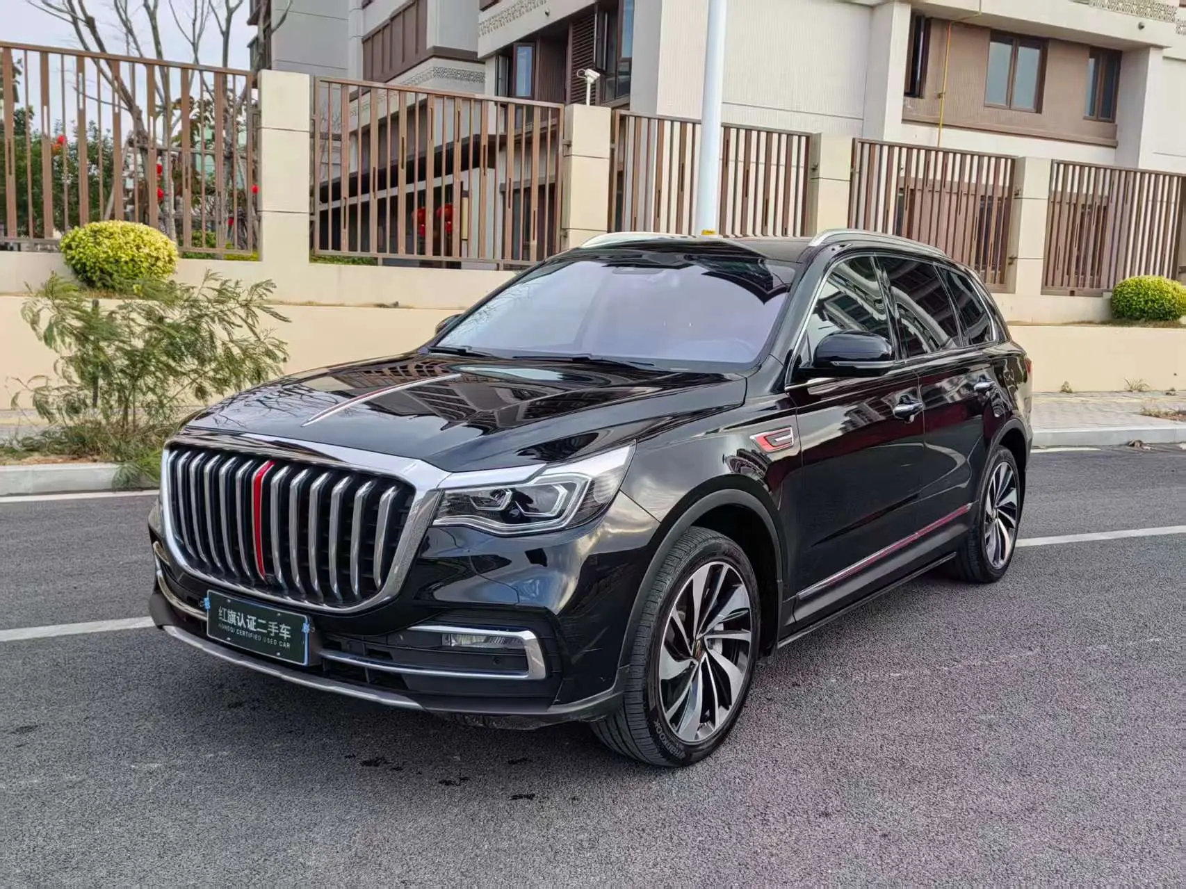 Hongqi HS7  из Китая