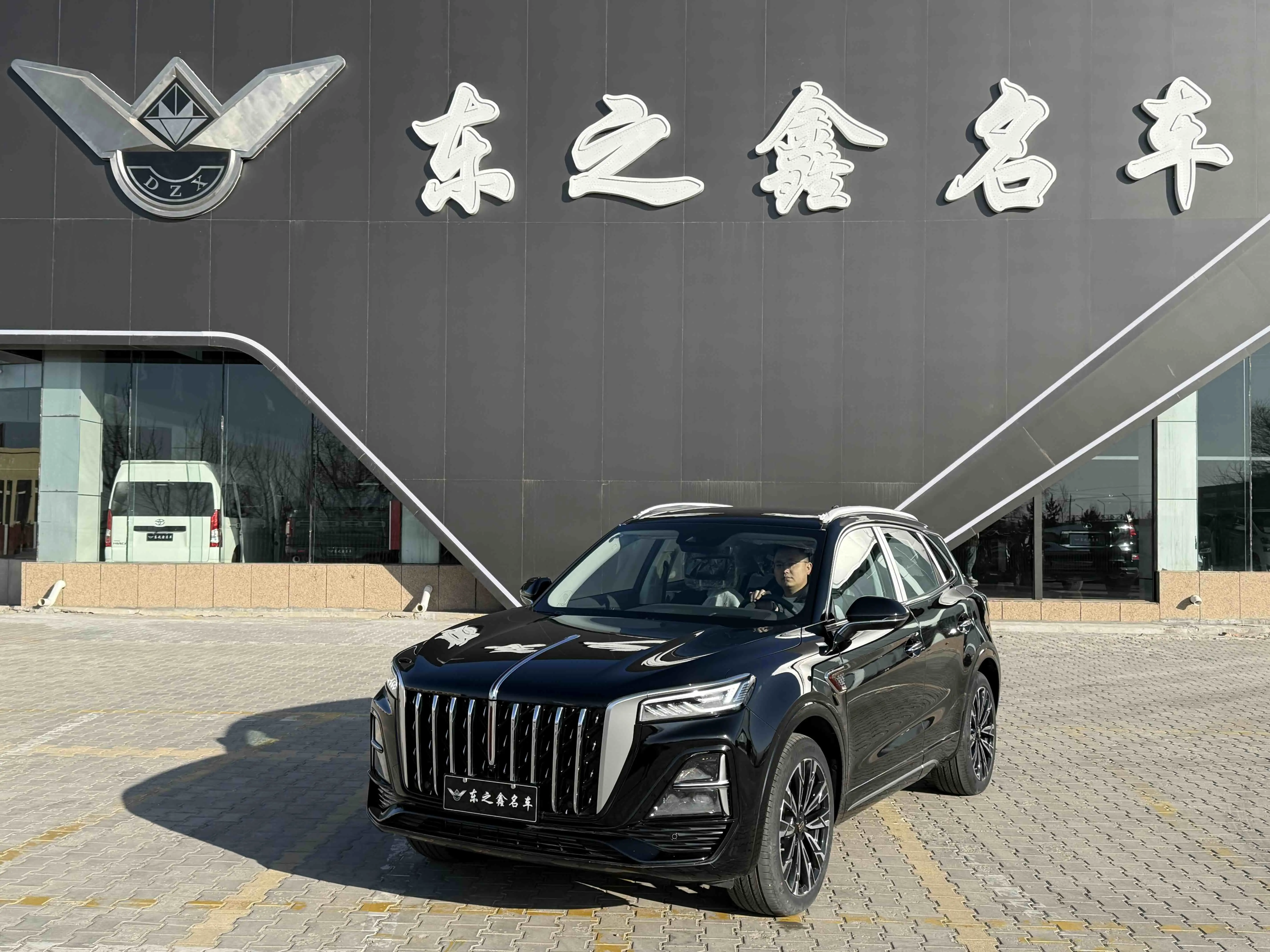 Hongqi HS5  из Китая