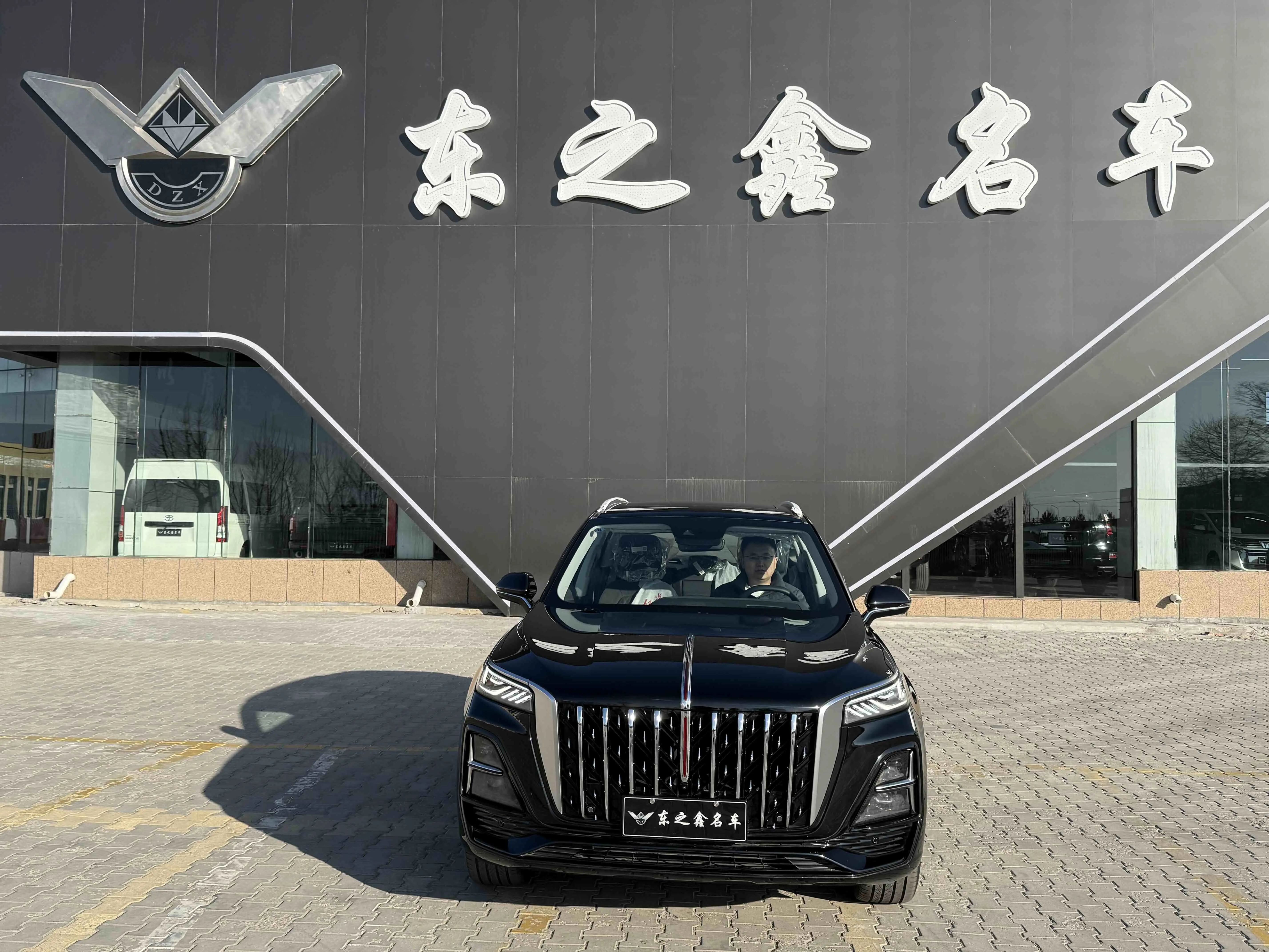 Hongqi HS5  из Китая
