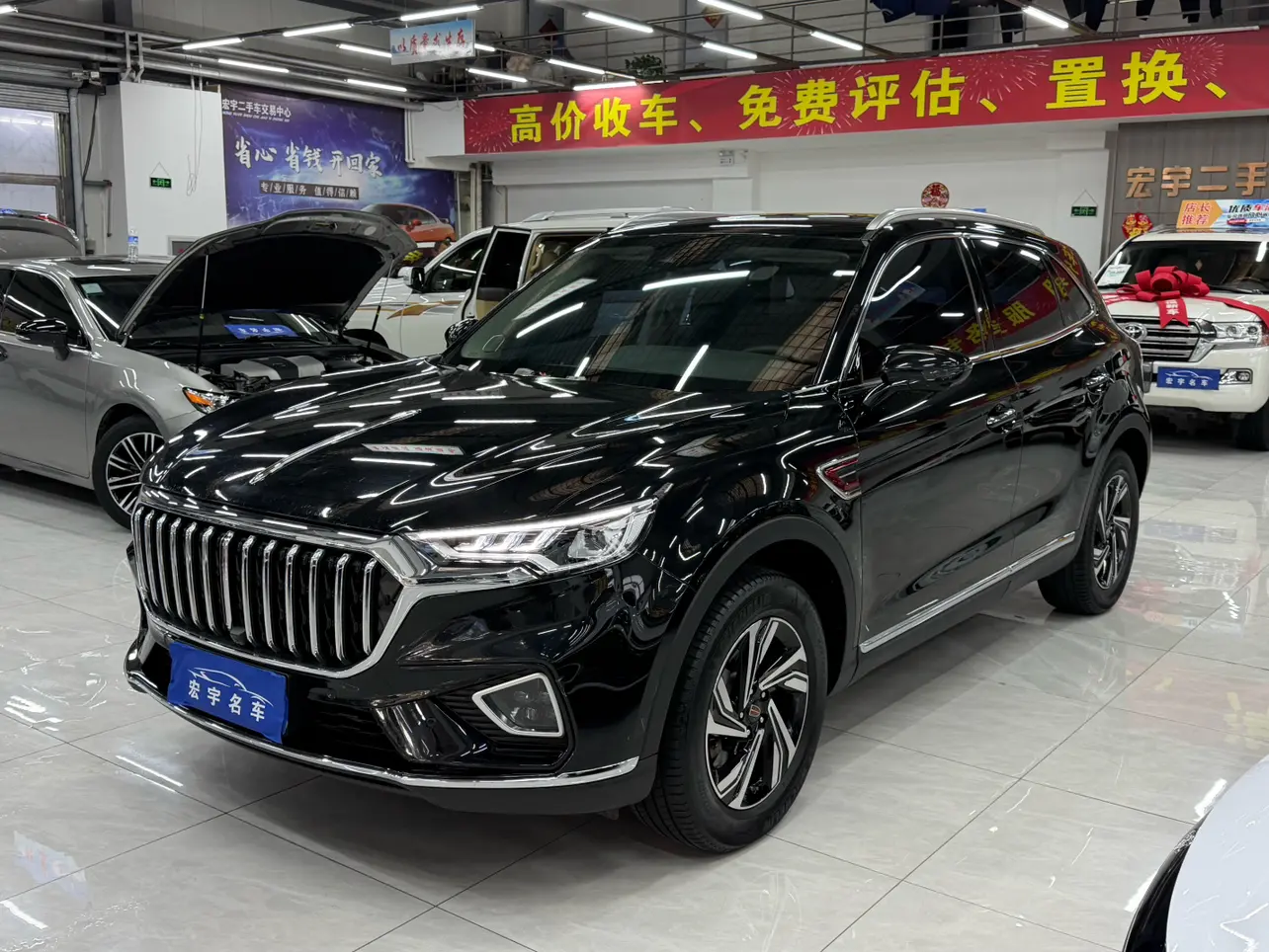 Hongqi HS5  из Китая