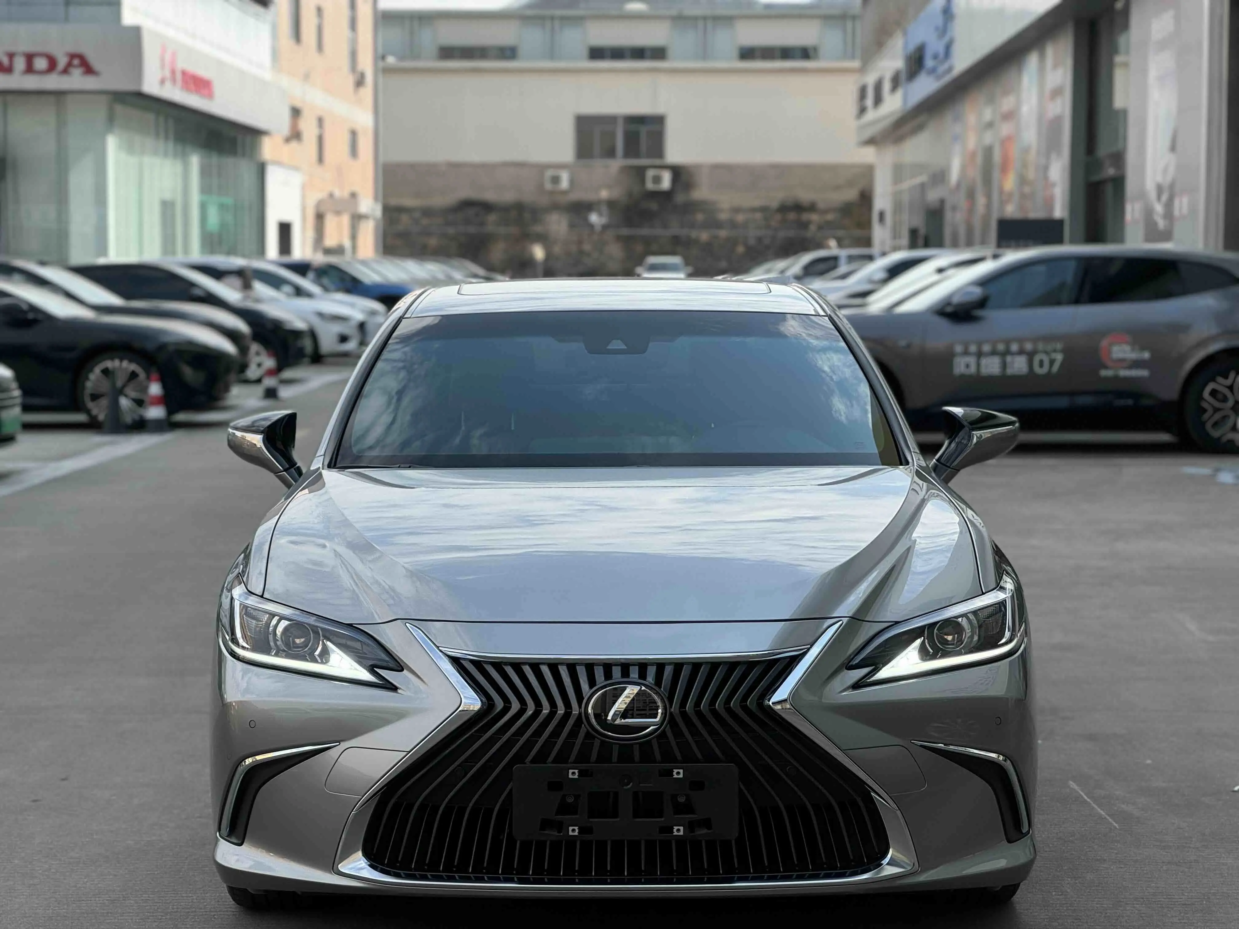 Lexus ES