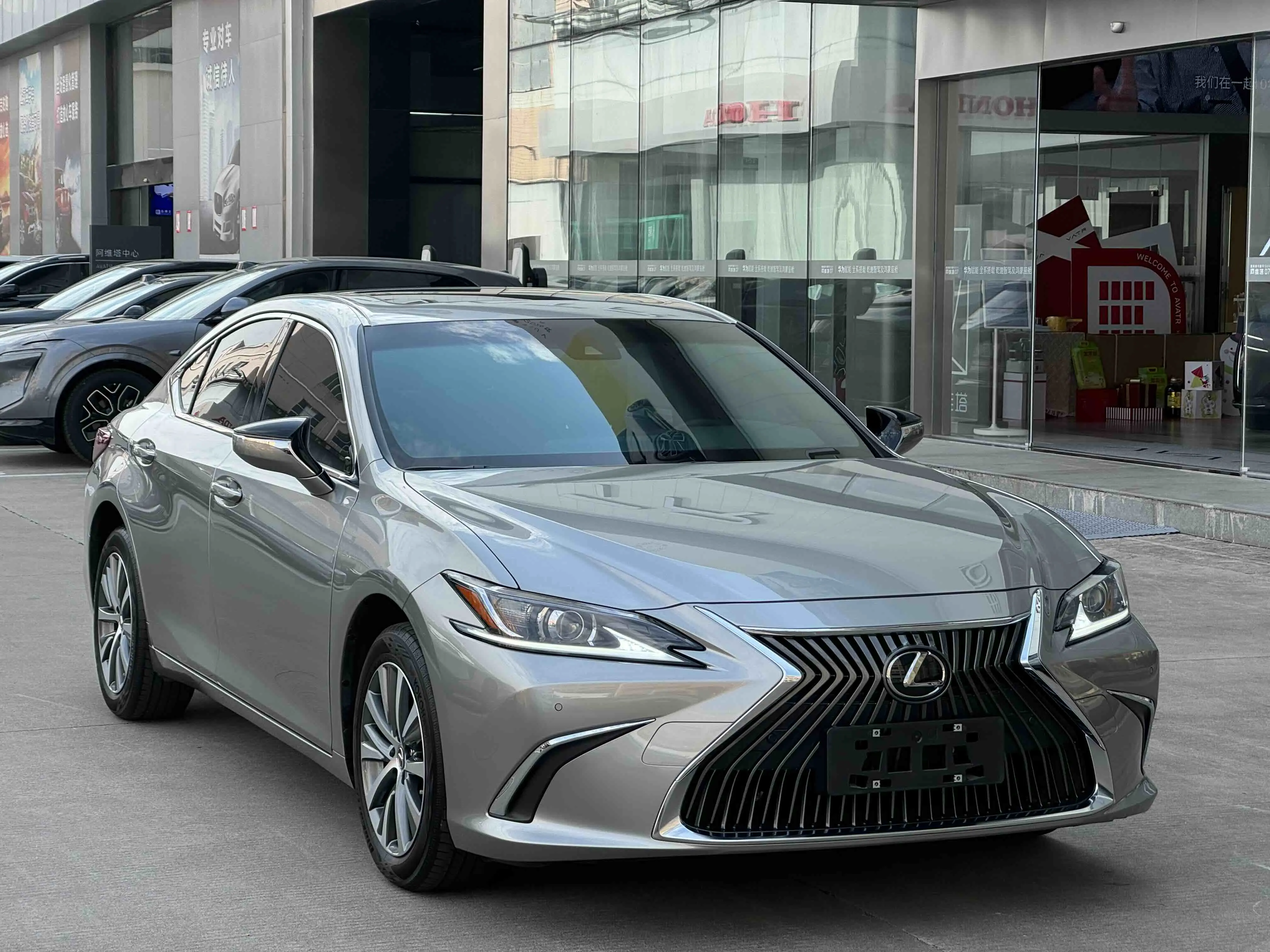 Lexus ES