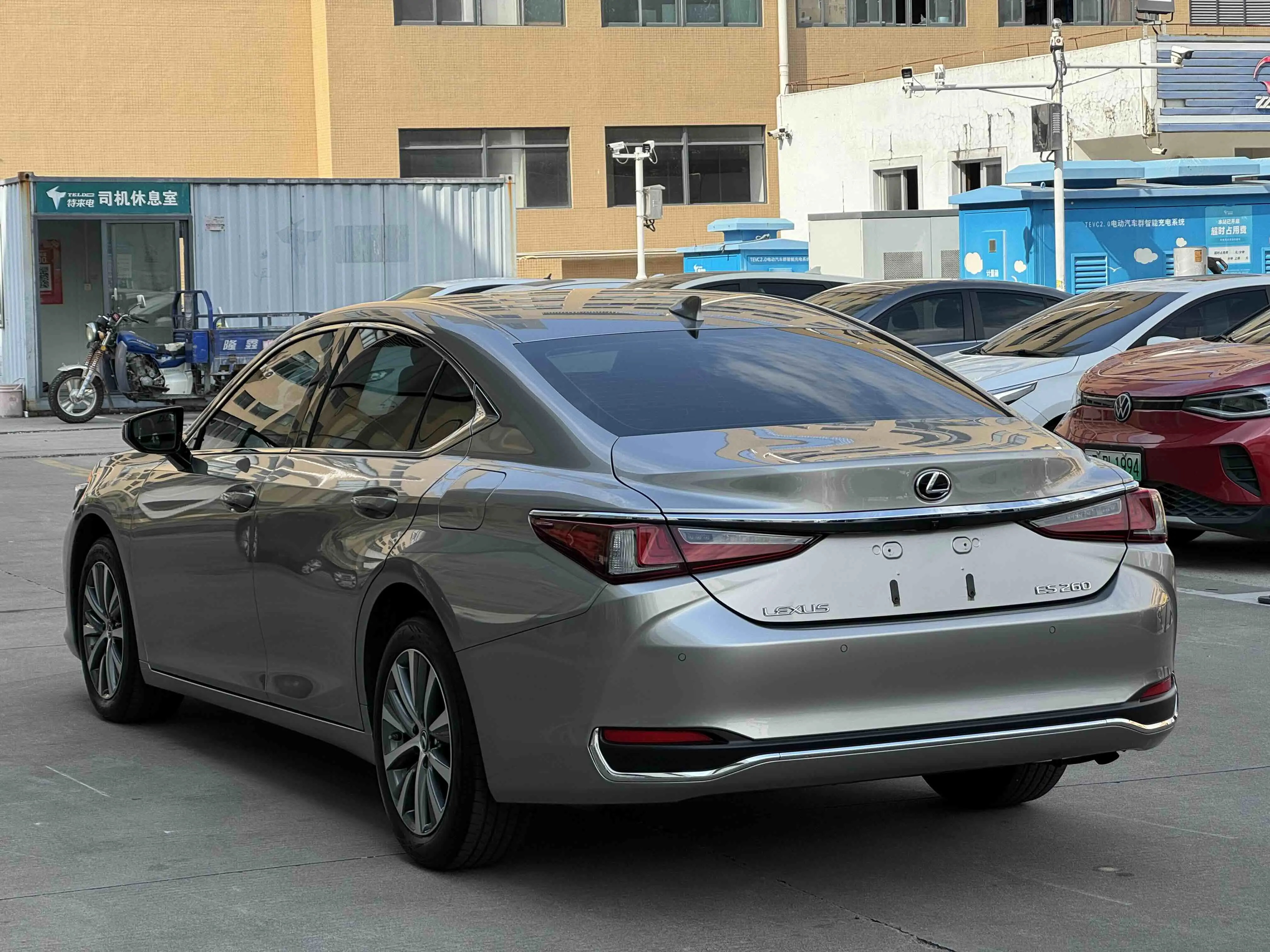 Lexus ES