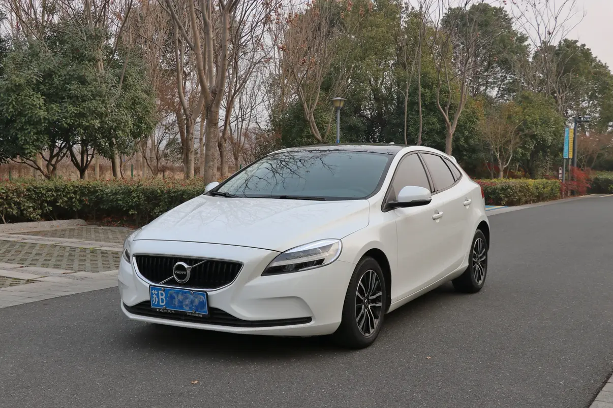 Volvo V40  из Китая