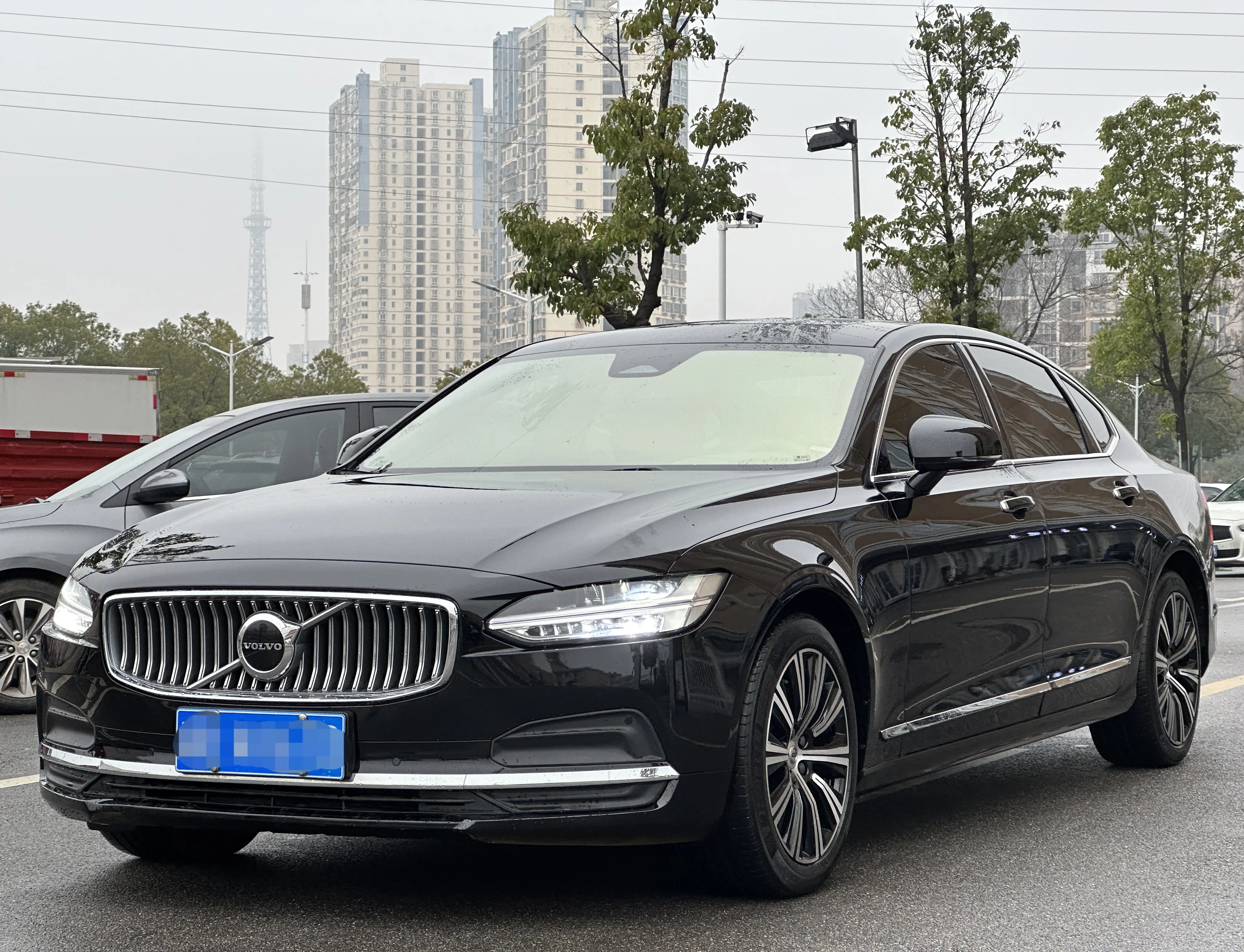 Volvo S90