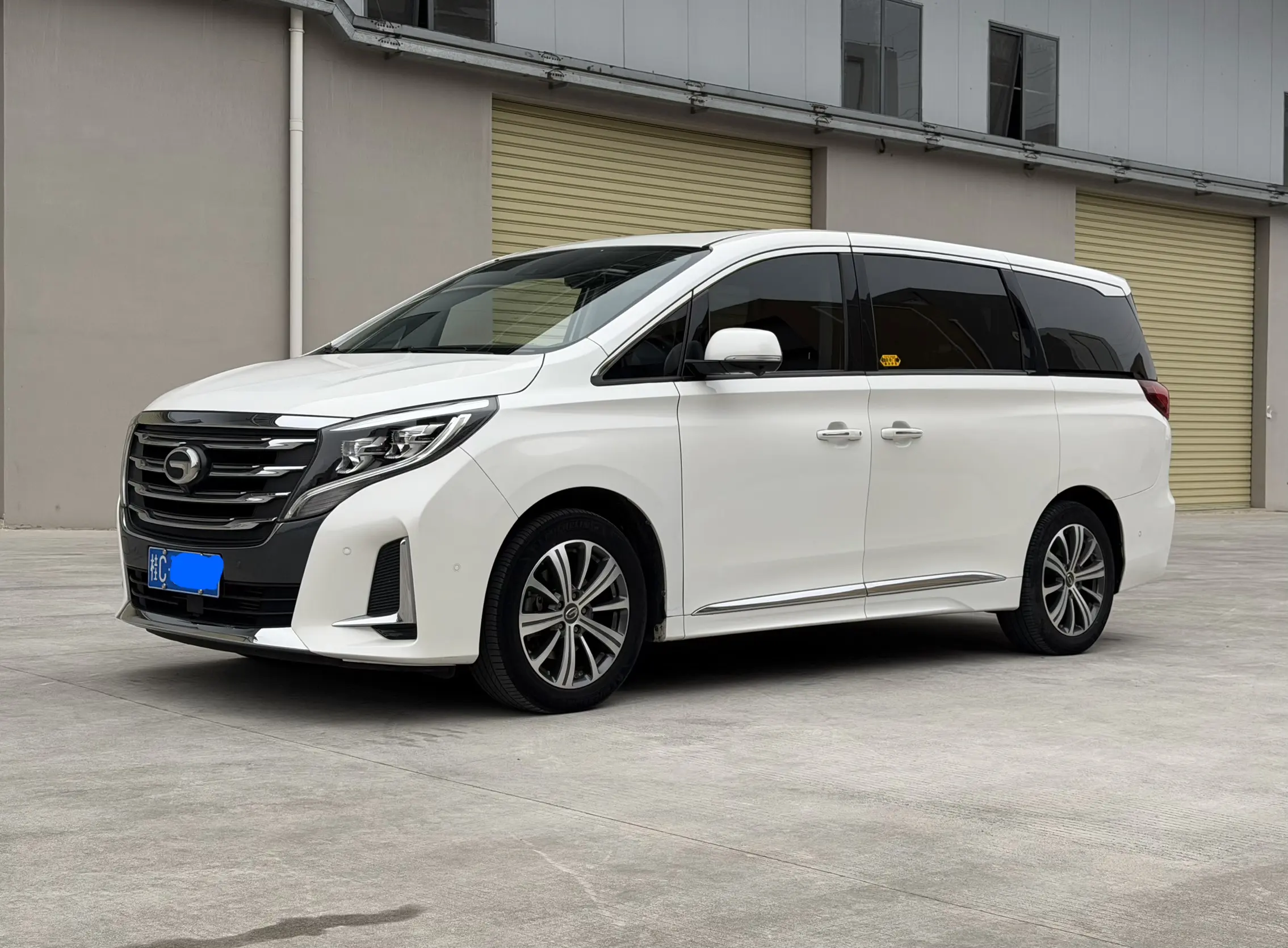 GAC Trumpchi M8  из Китая