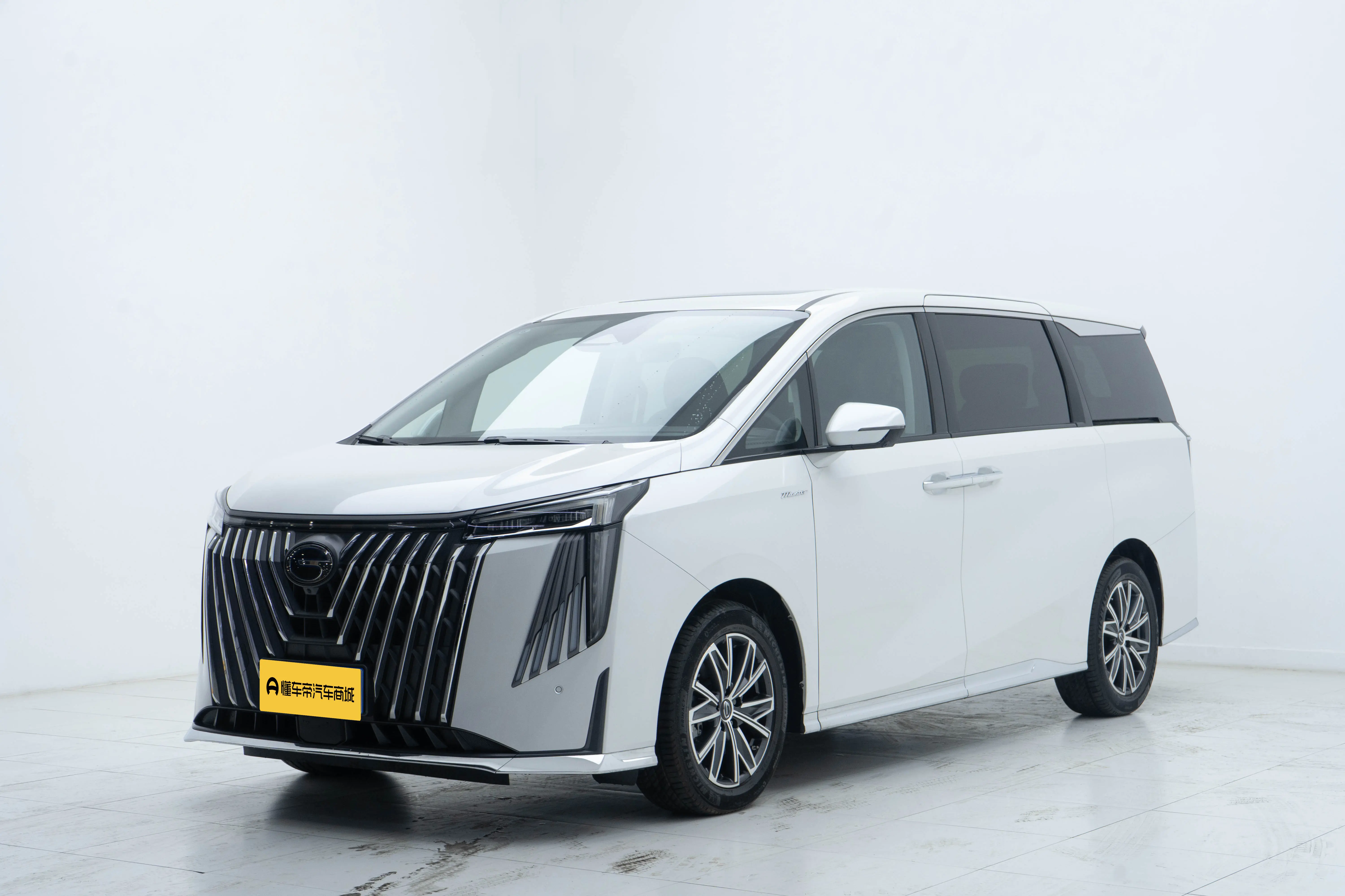 GAC Trumpchi M8  из Китая