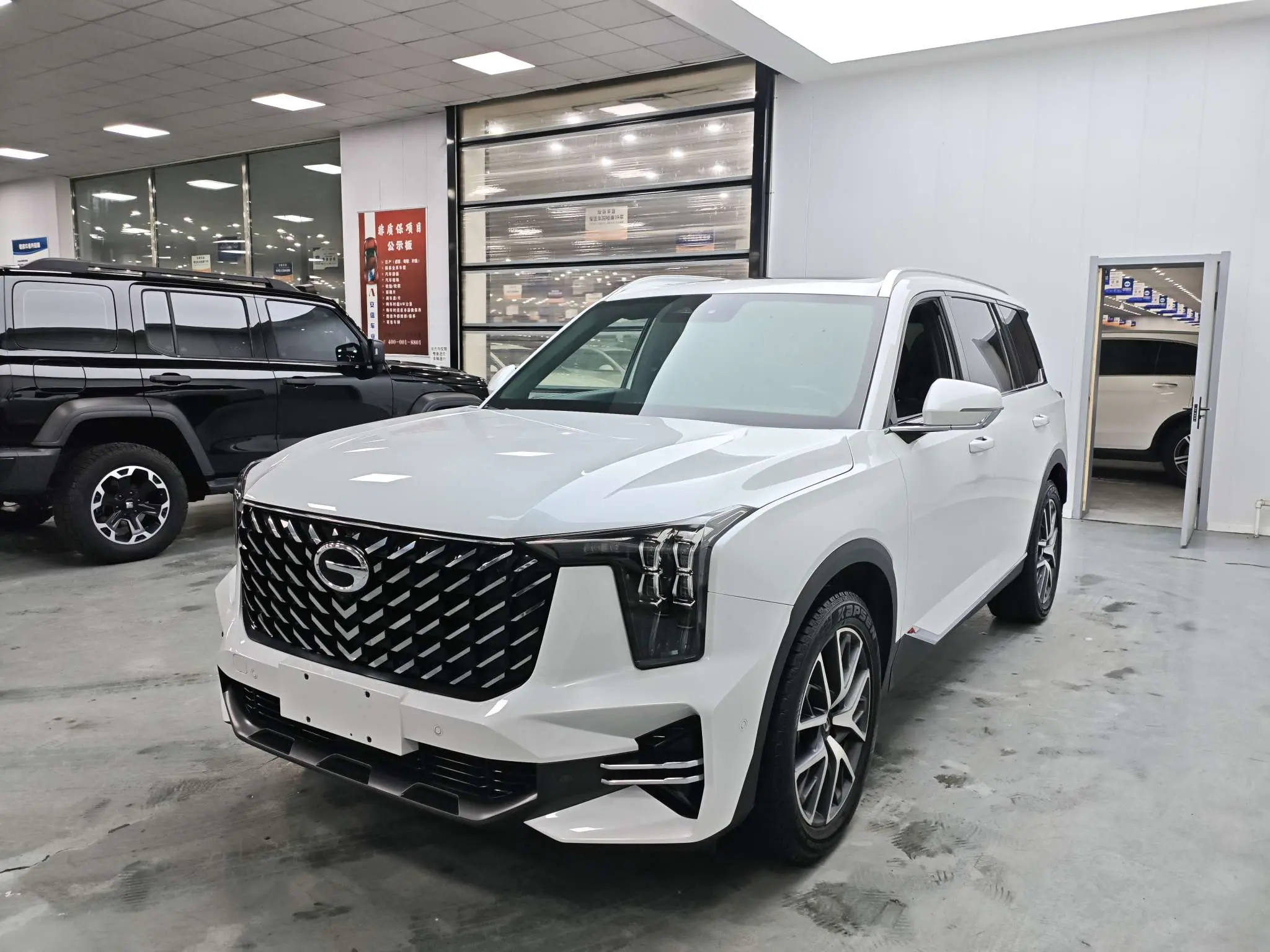 GAC Trumpchi GS8  из Китая