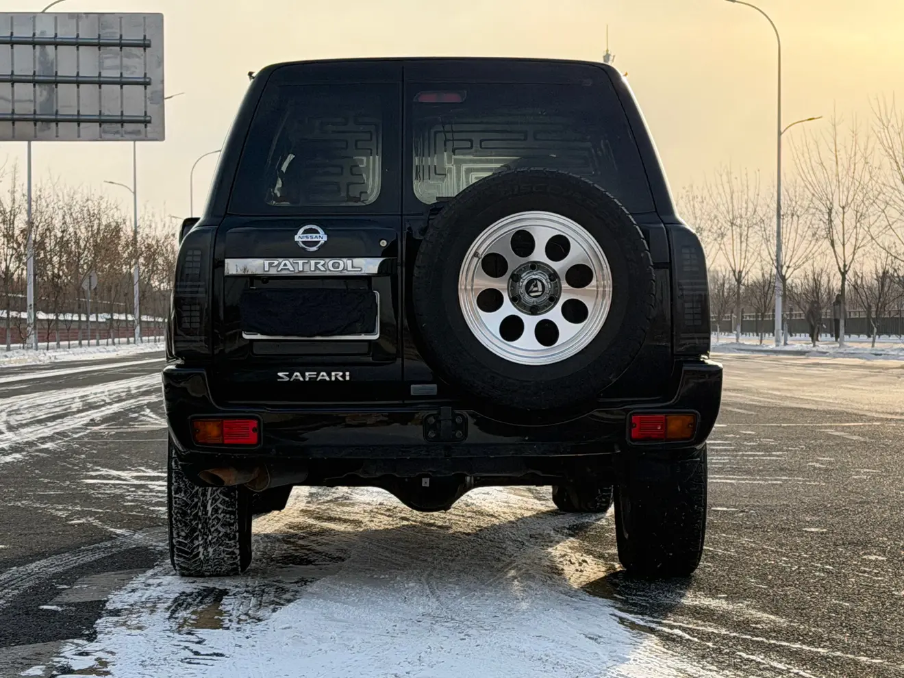 Nissan Patrol Y61