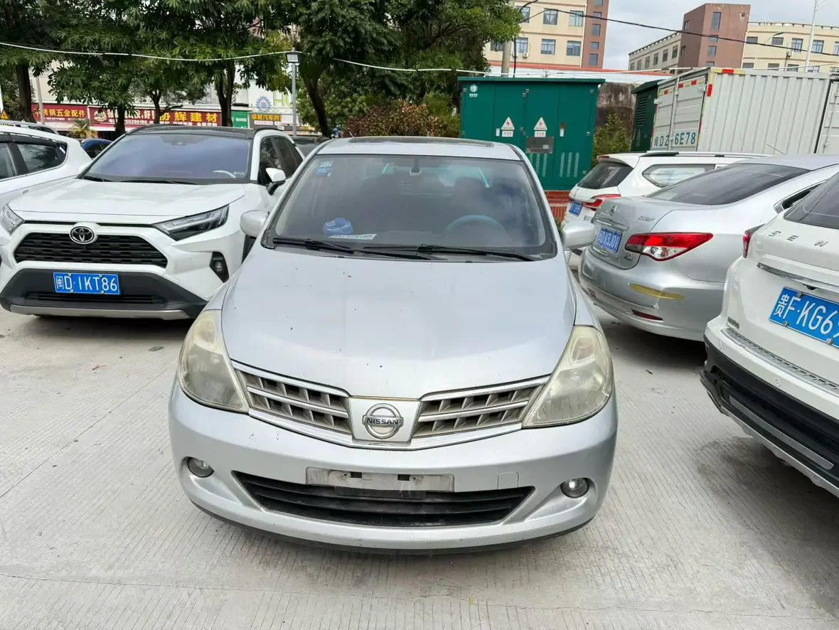 Nissan Tiida  из Китая