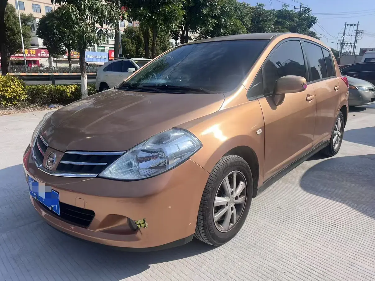 Nissan Tiida  из Китая