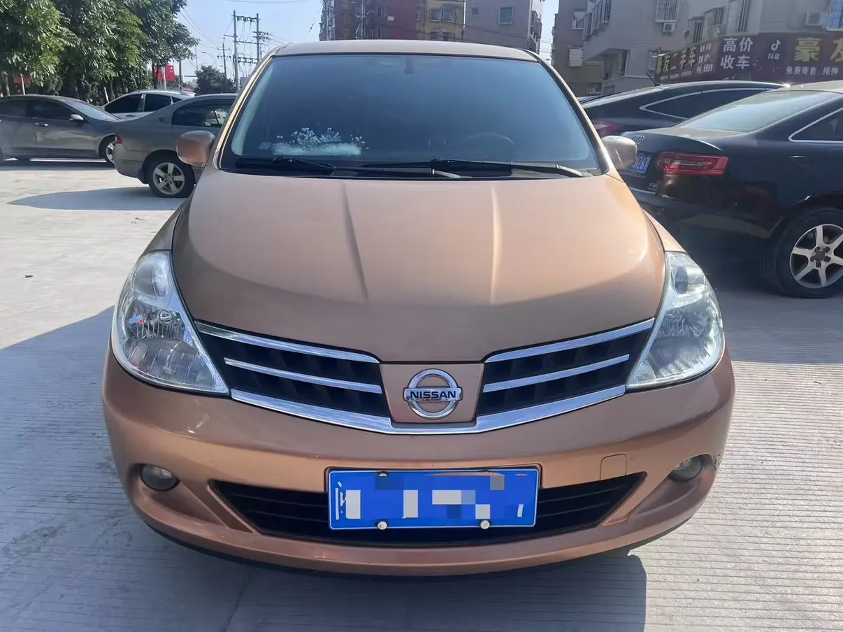 Nissan Tiida  из Китая