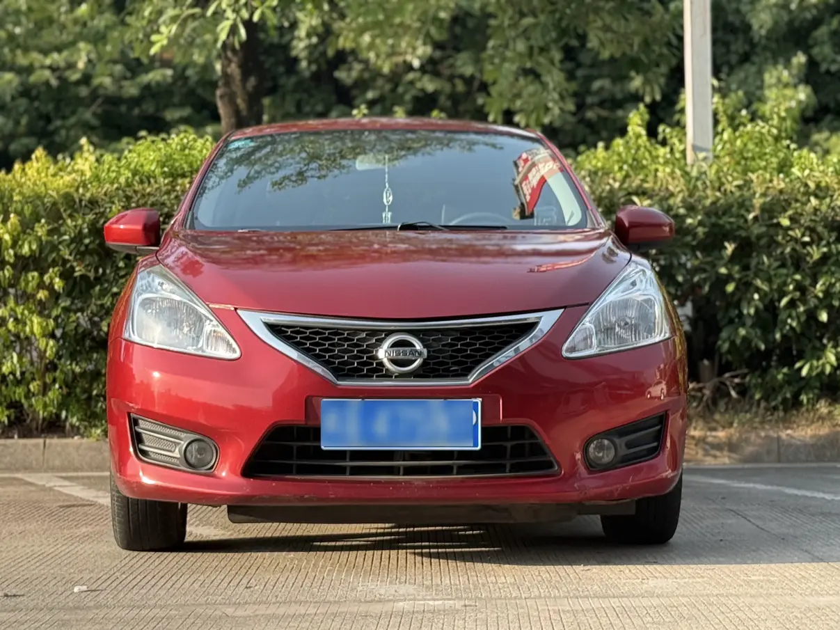 Nissan Tiida  из Китая