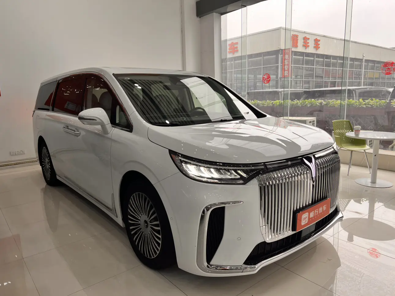 Voyah Lantu Dreamer PHEV  из Китая