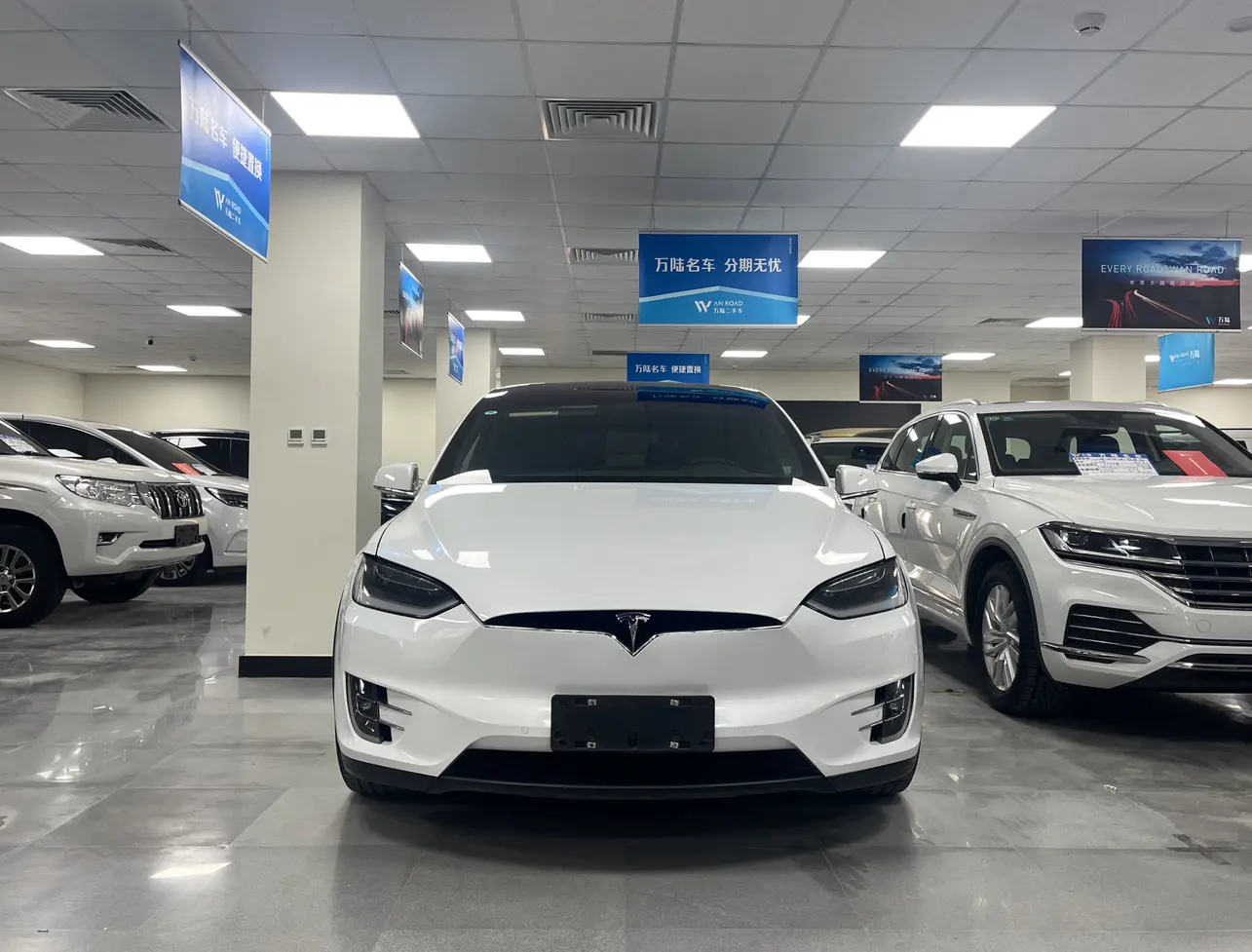 Tesla Model X  из Китая