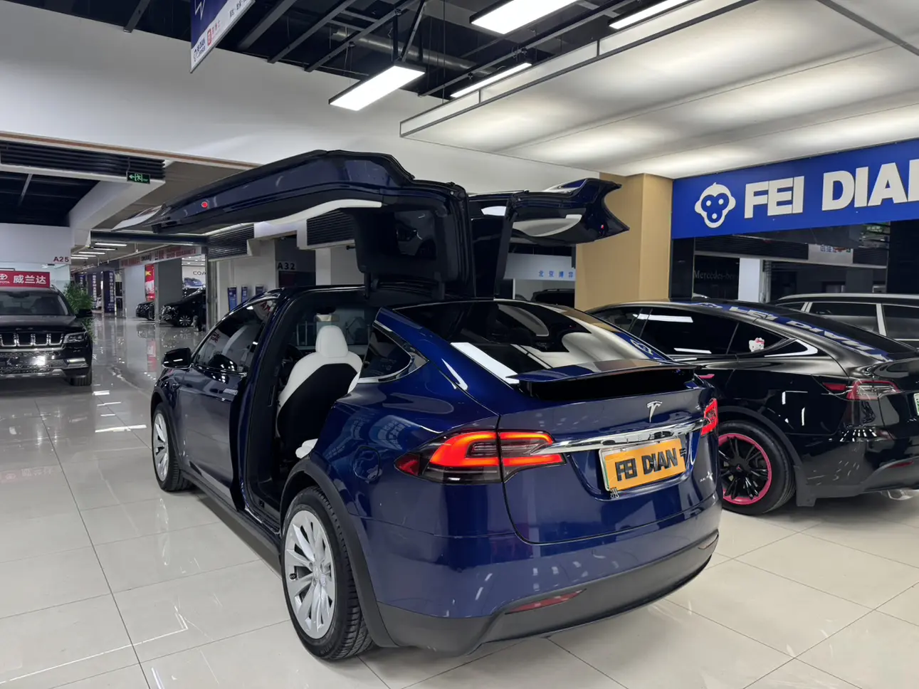 Tesla Model X  из Китая