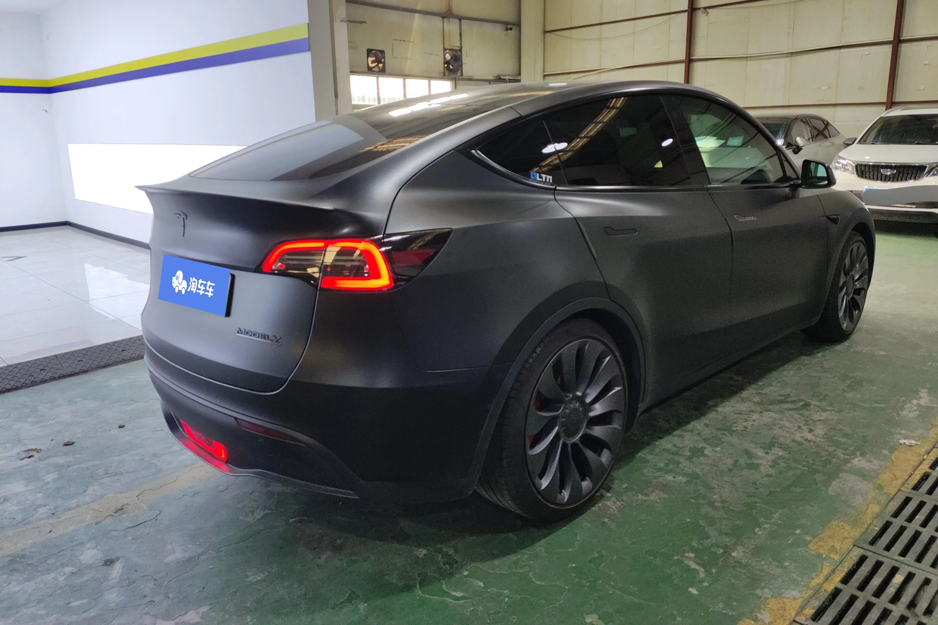 Tesla Model Y  из Китая