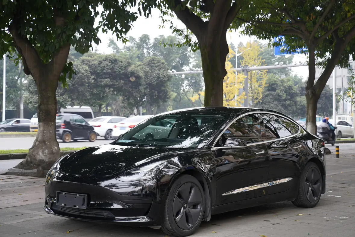 Tesla Model 3  из Китая