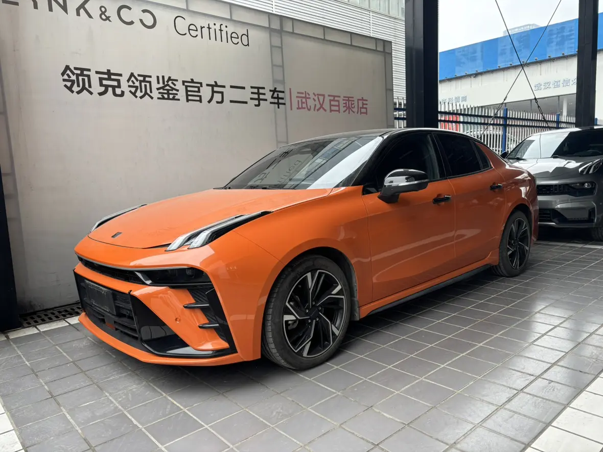 Lynk & Co 03