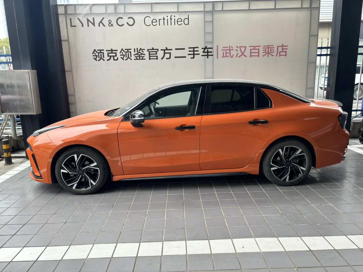 Lynk & Co 03