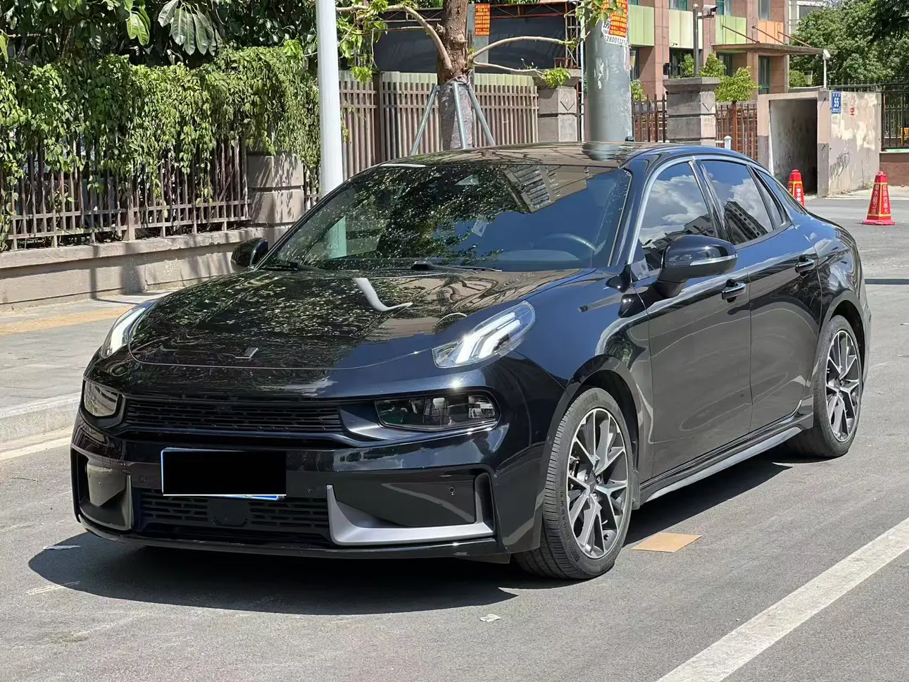 Lynk & Co 03